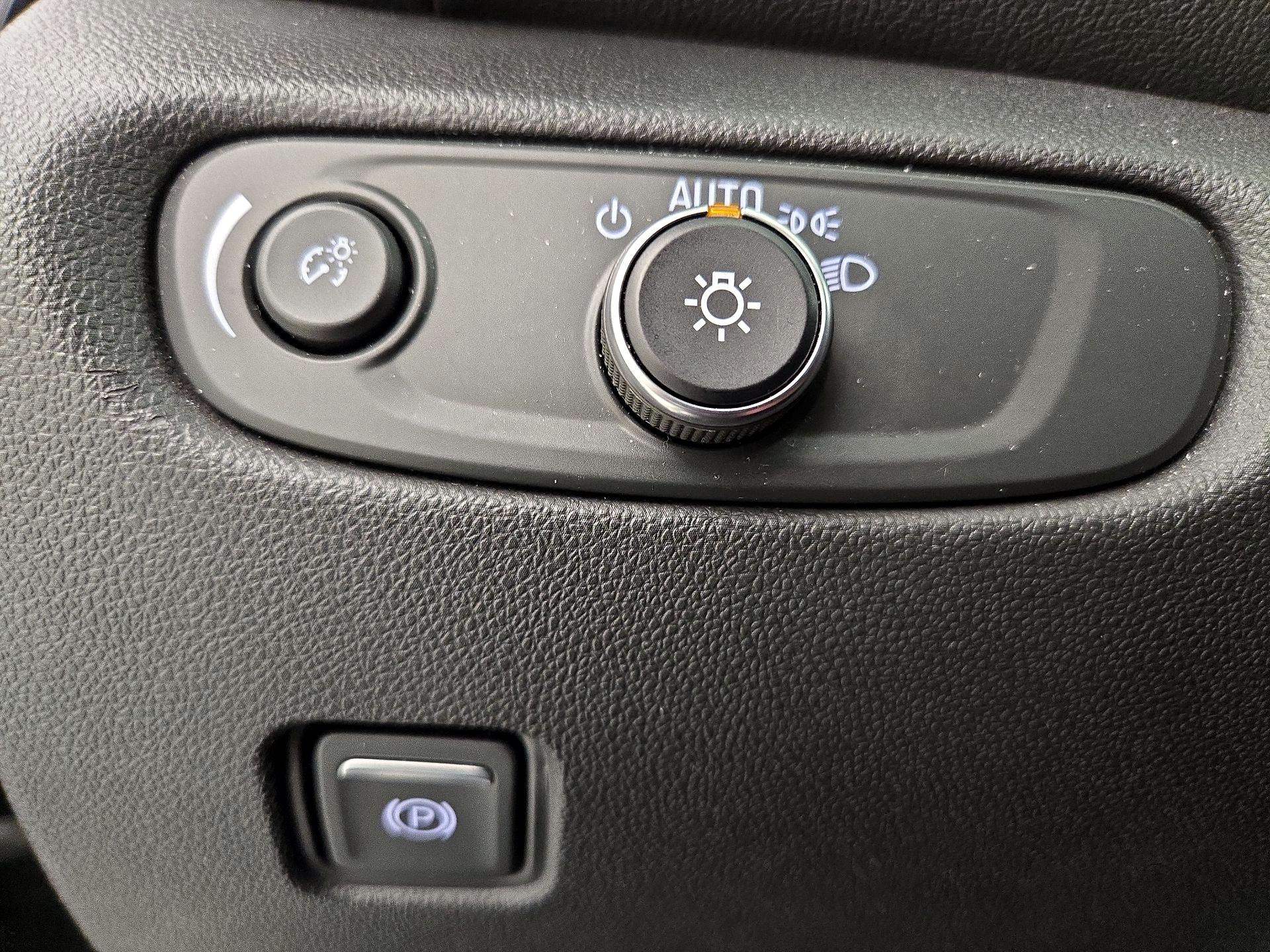 Thumbnail: 2020 Chevrolet Blazer - 13