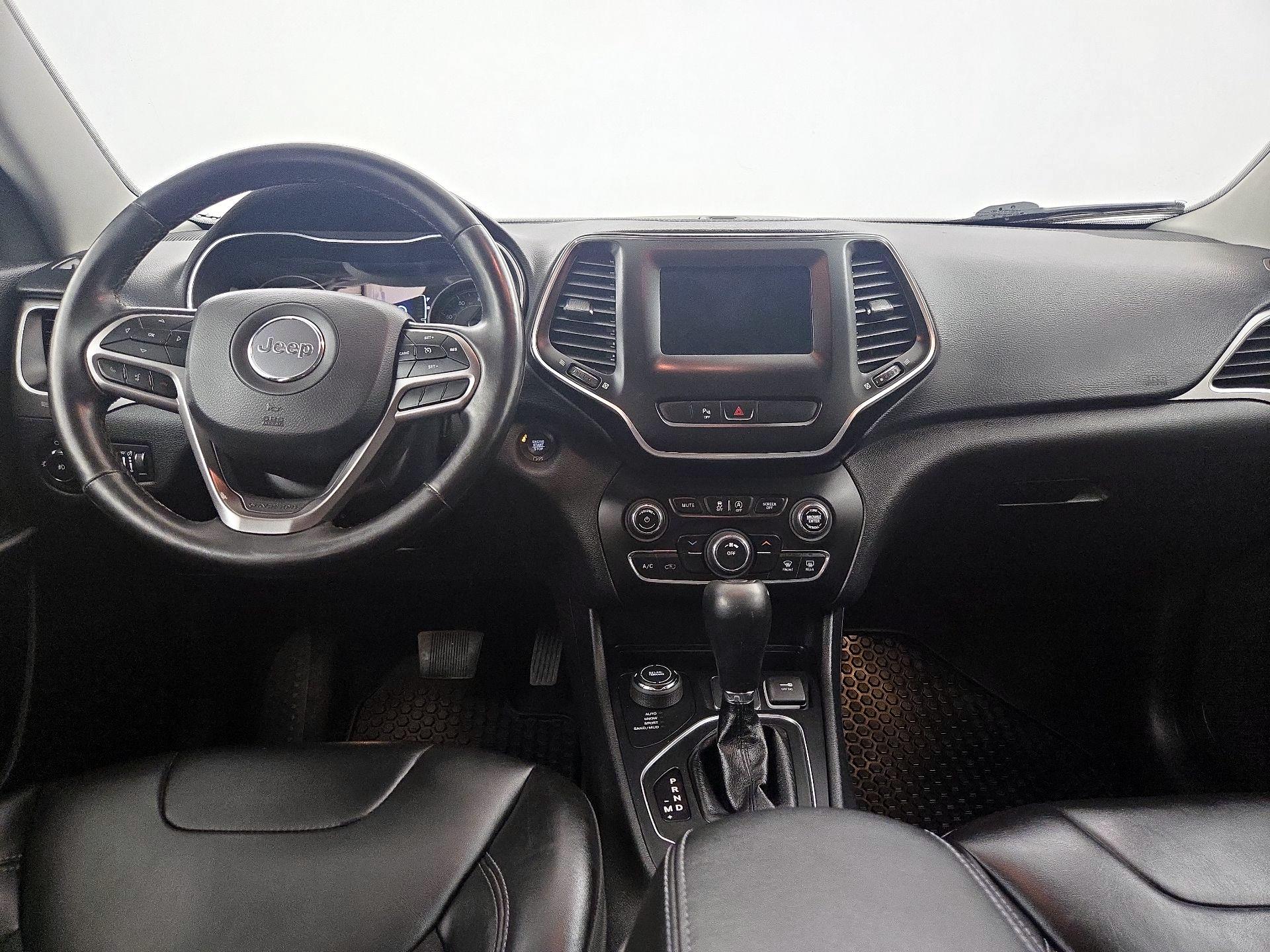 Thumbnail: 2020 Jeep Cherokee - 9