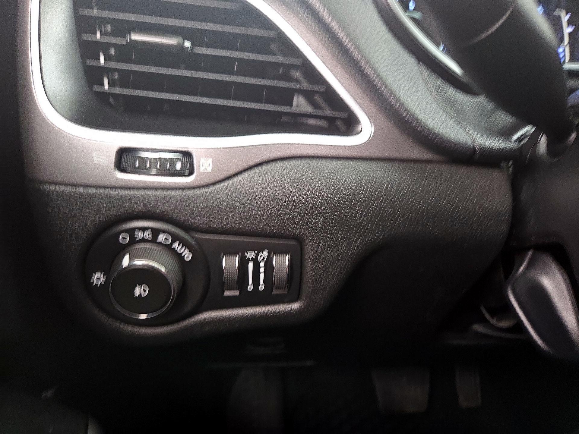 Thumbnail: 2020 Jeep Cherokee - 13