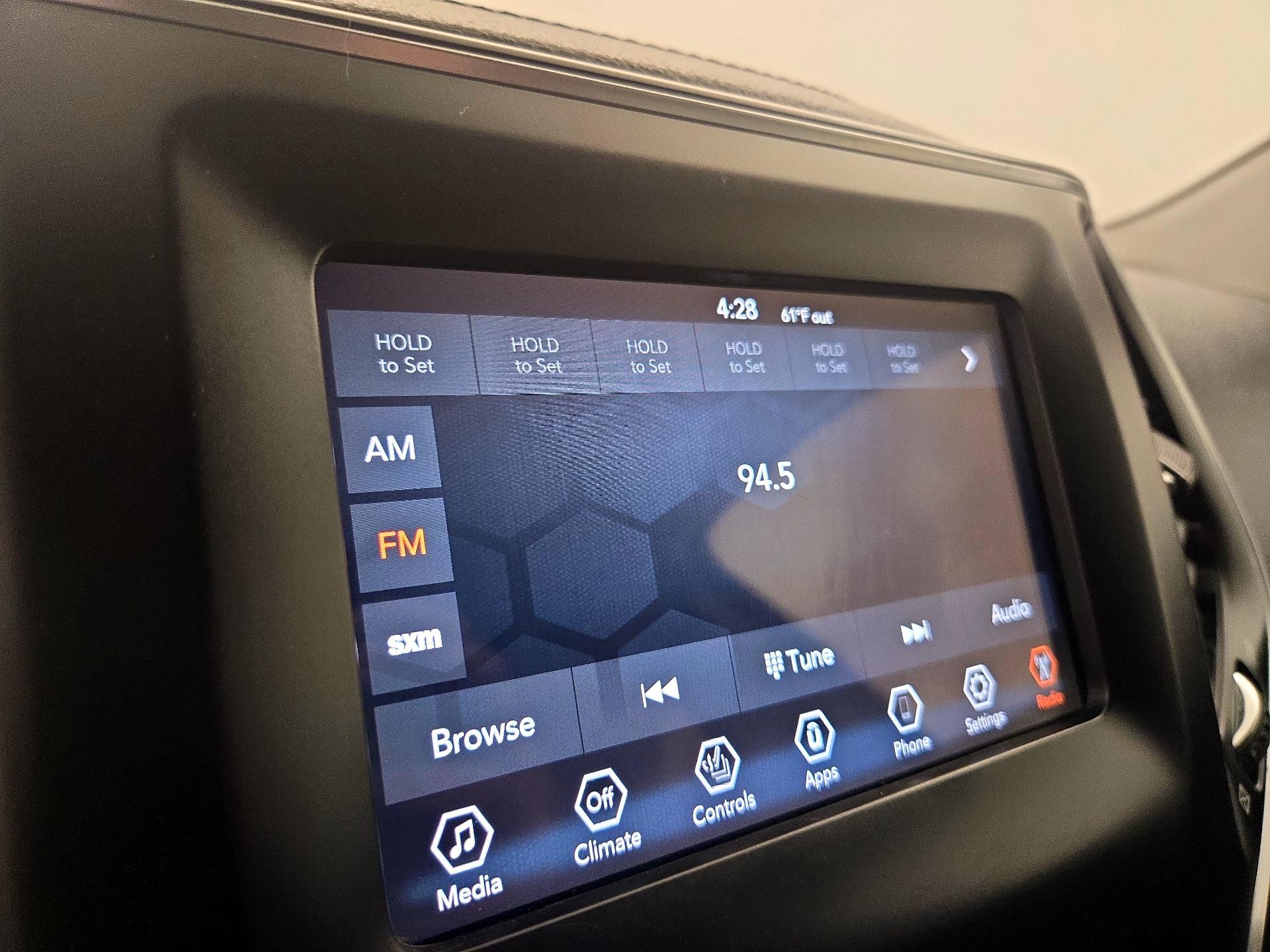 Thumbnail: 2020 Jeep Cherokee - 15