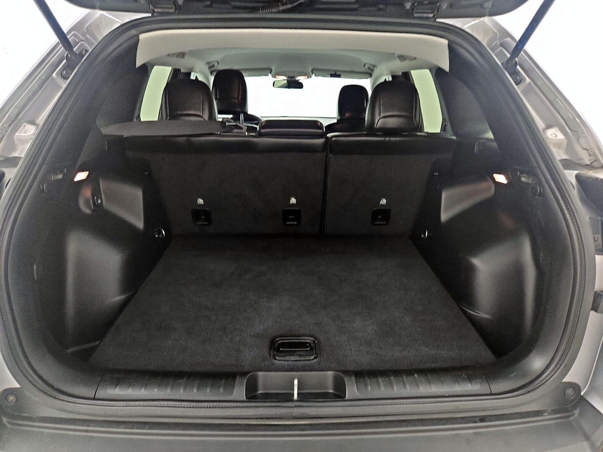 Thumbnail: 2020 Jeep Cherokee - 20