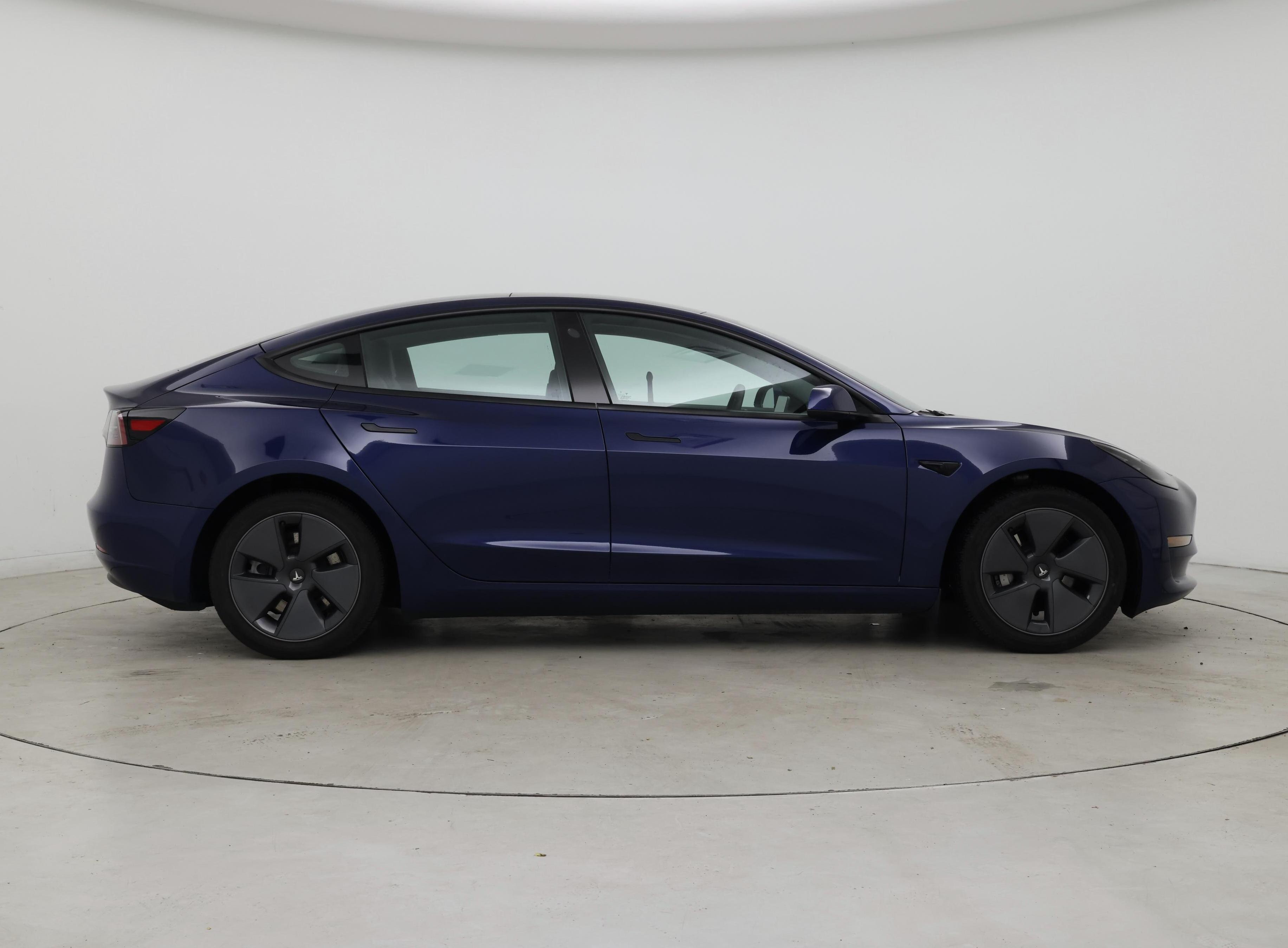 Thumbnail: 2023 Tesla Model 3 - 7