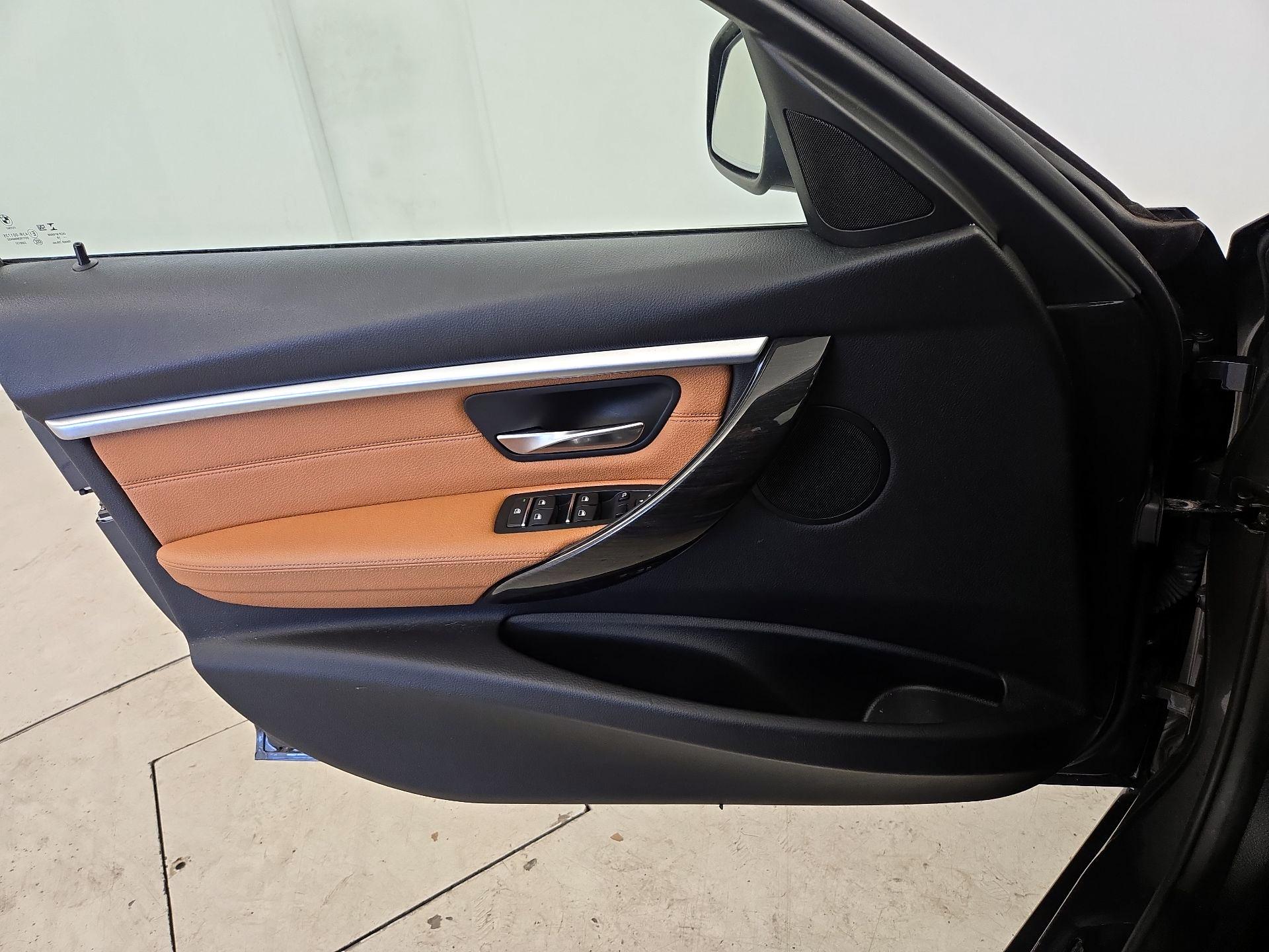 Thumbnail: 2018 BMW 3 Series - 12