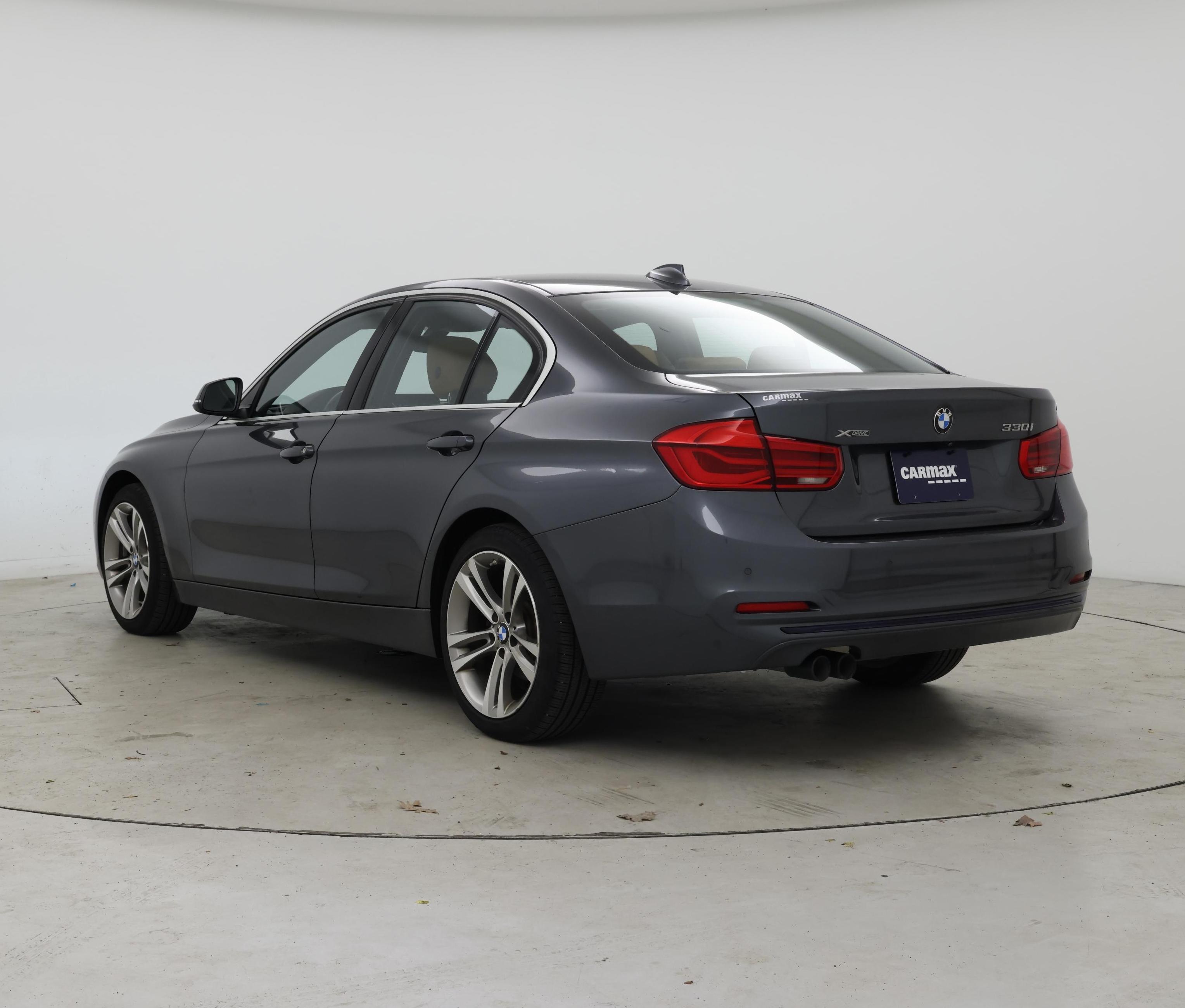 Thumbnail: 2018 BMW 3 Series - 2