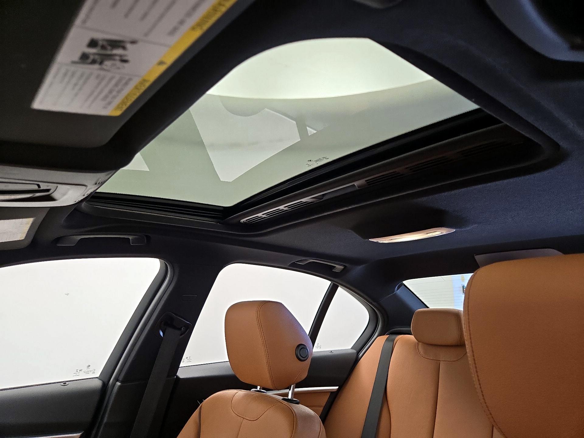 Thumbnail: 2018 BMW 3 Series - 19