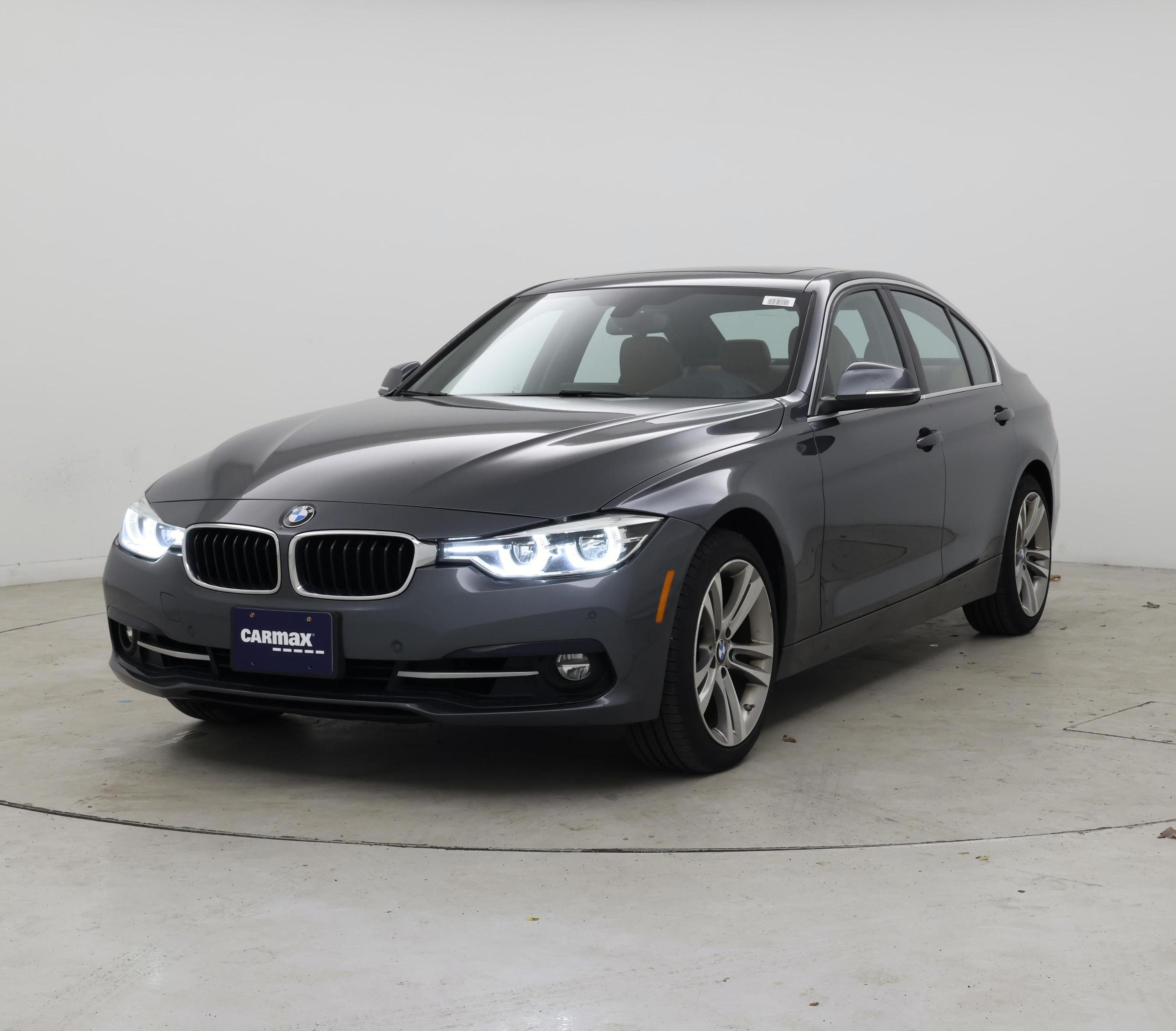 Thumbnail: 2018 BMW 3 Series - 4