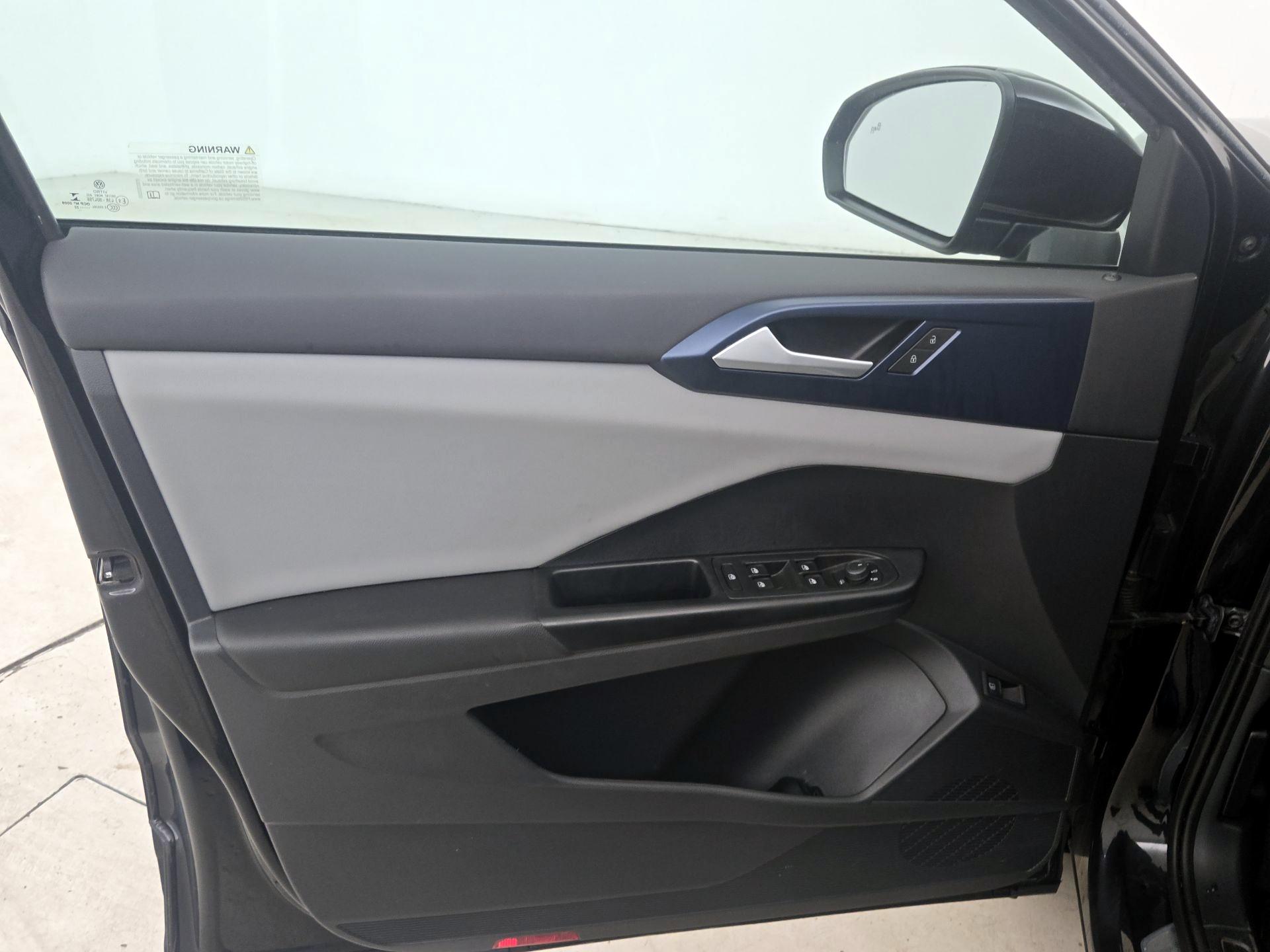 Thumbnail: 2022 Volkswagen Taos - 12