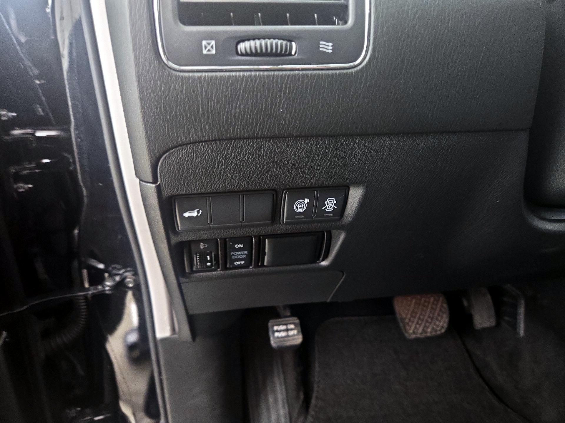 Thumbnail: 2019 Nissan Armada - 13