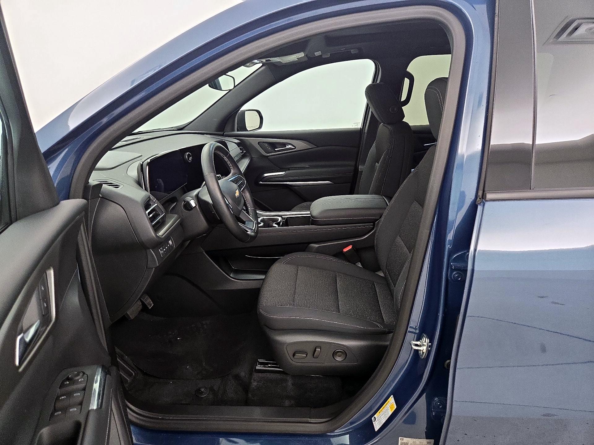 Thumbnail: 2025 Chevrolet Traverse - 11