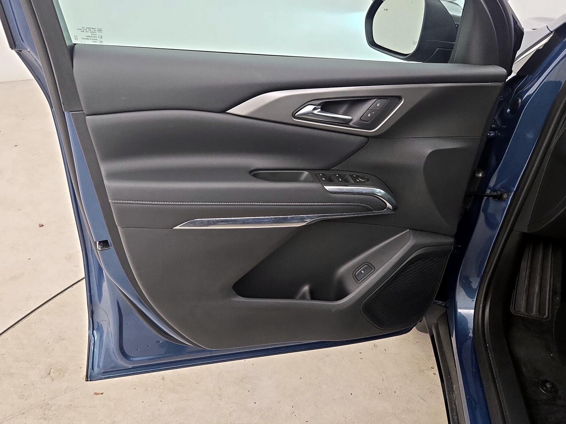 Thumbnail: 2025 Chevrolet Traverse - 12