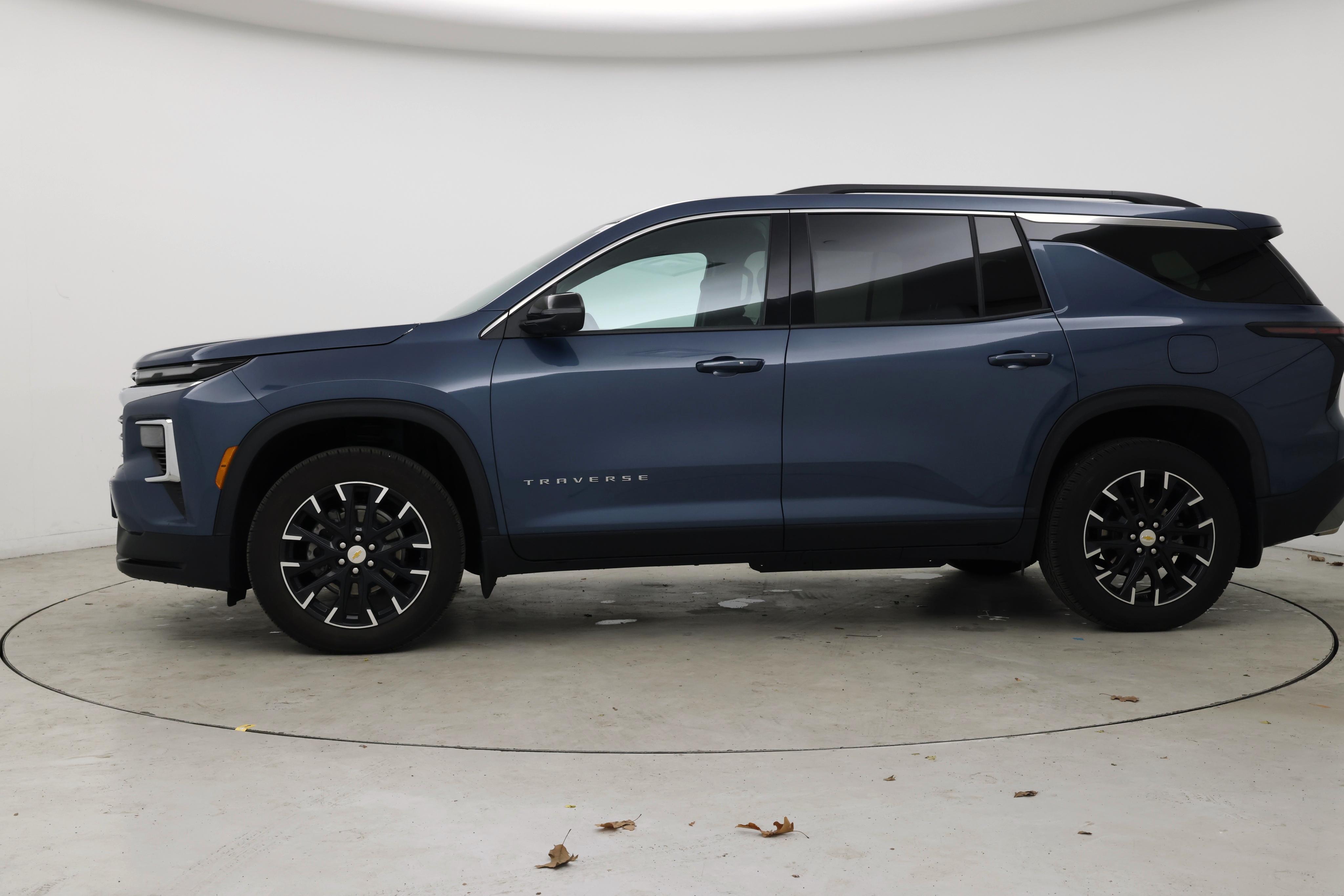 Thumbnail: 2025 Chevrolet Traverse - 3