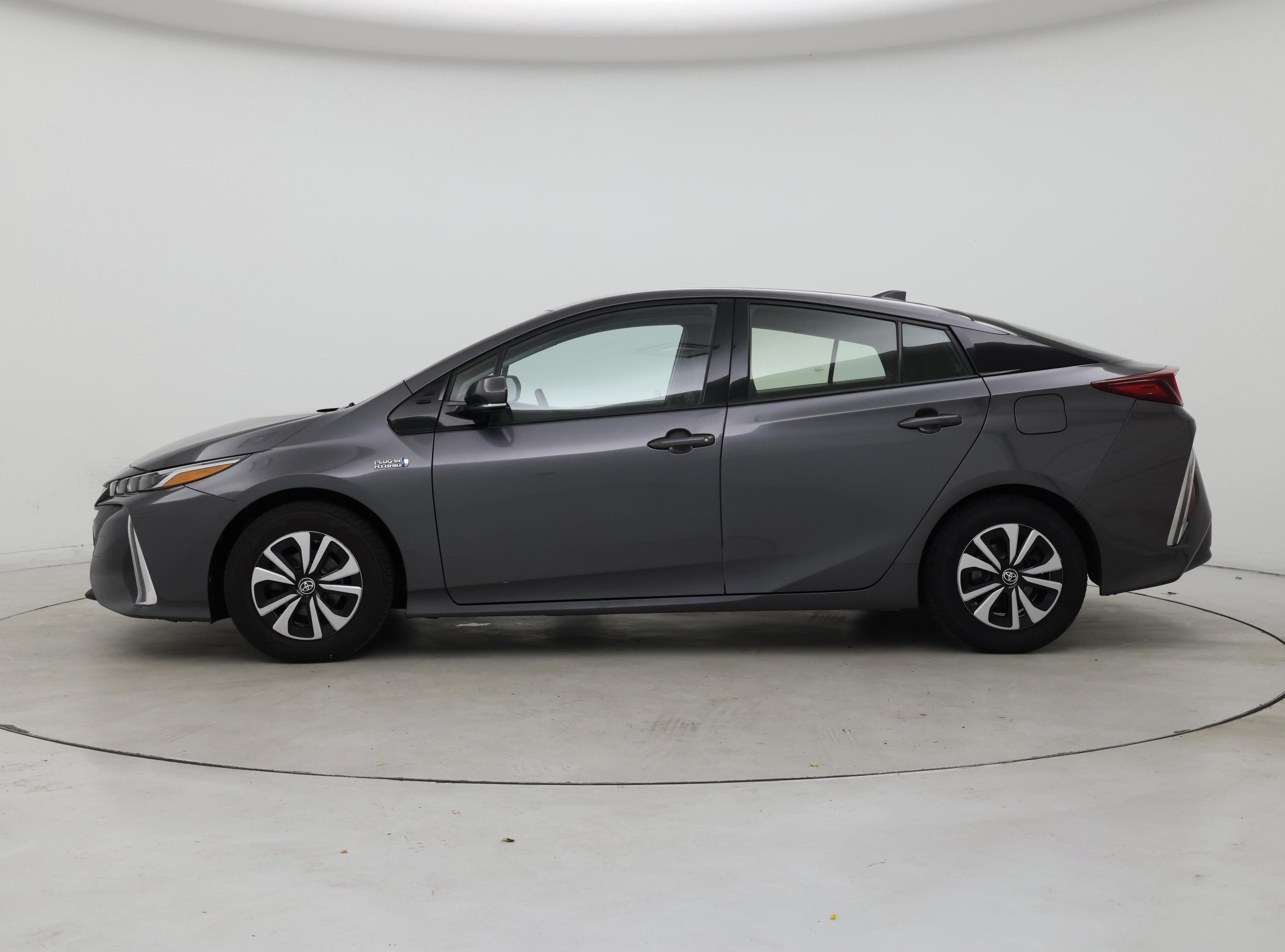 Thumbnail: 2018 Toyota Prius Prime - 3