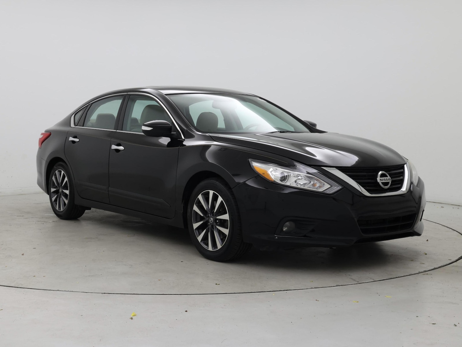 2016 Nissan Altima SV - Photo 2
