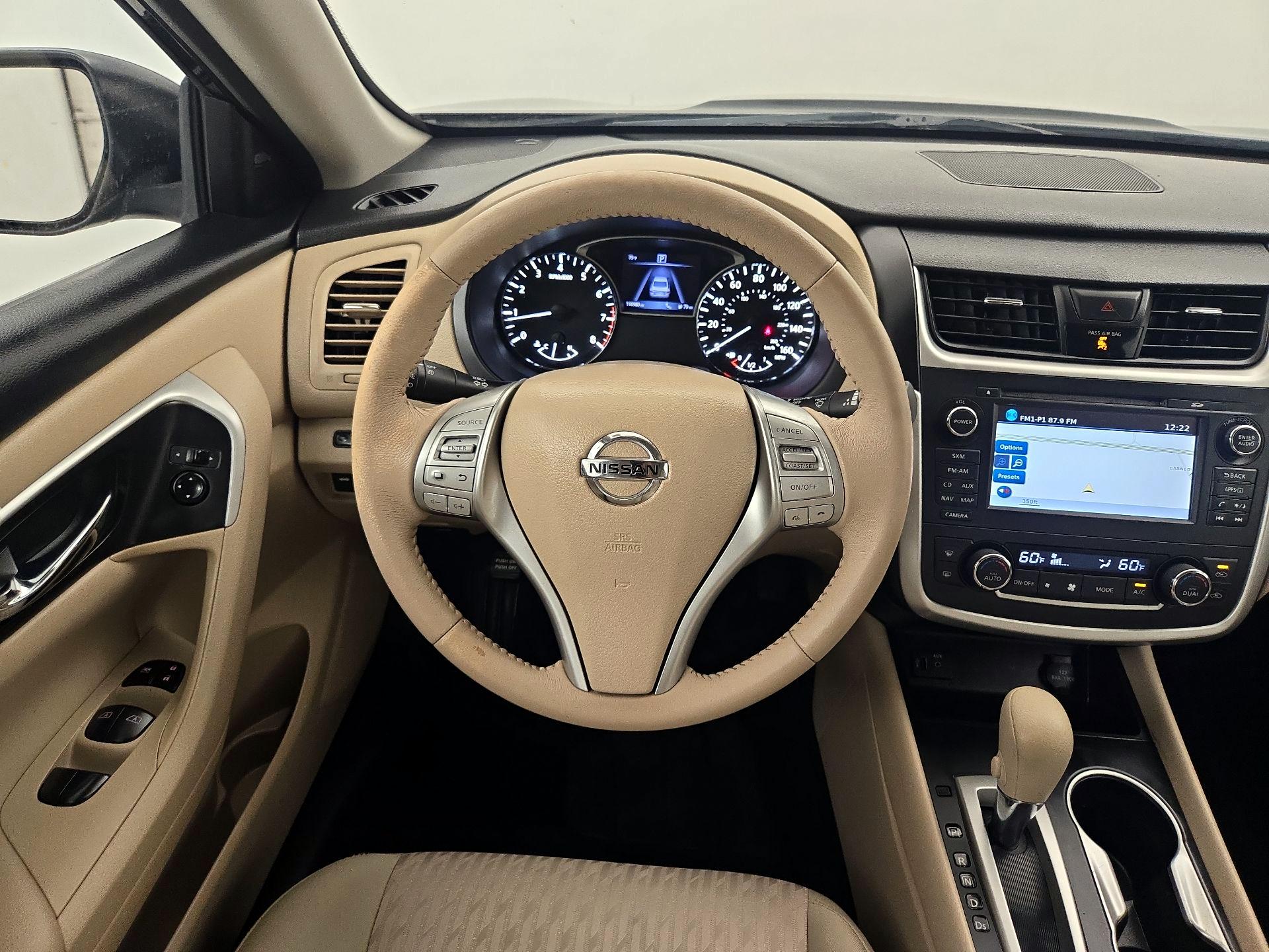 Thumbnail: 2016 Nissan Altima - 10