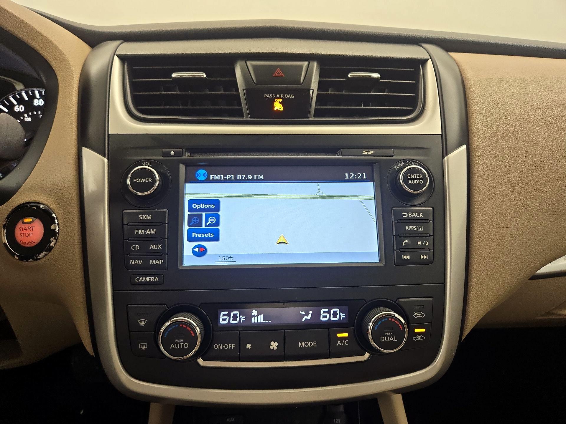 Thumbnail: 2016 Nissan Altima - 14