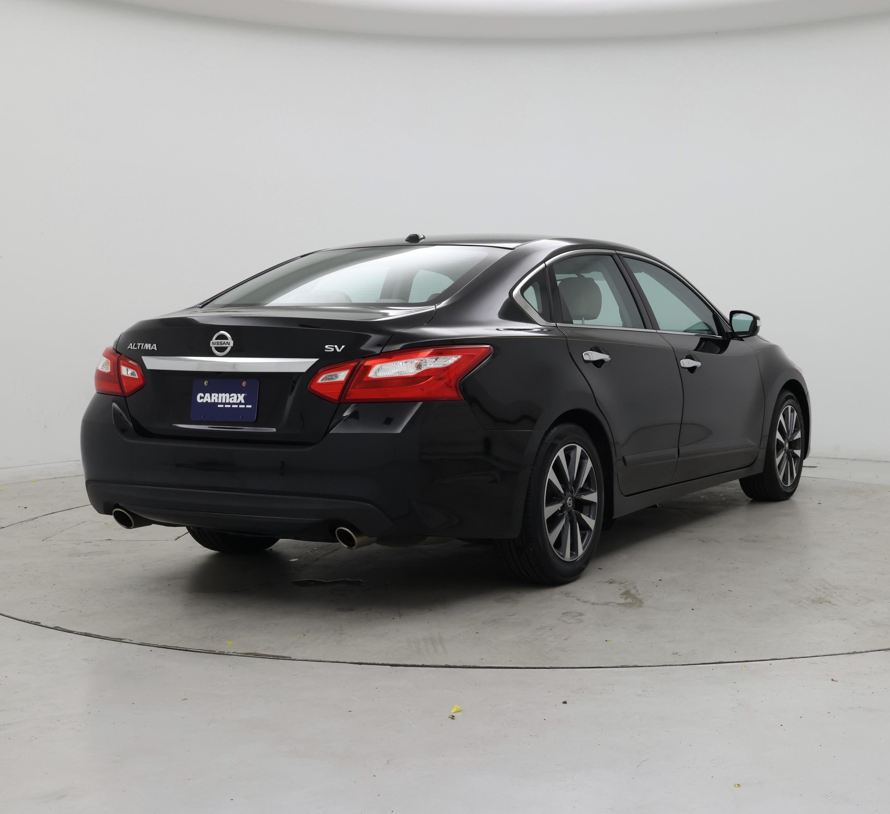 Thumbnail: 2016 Nissan Altima - 8