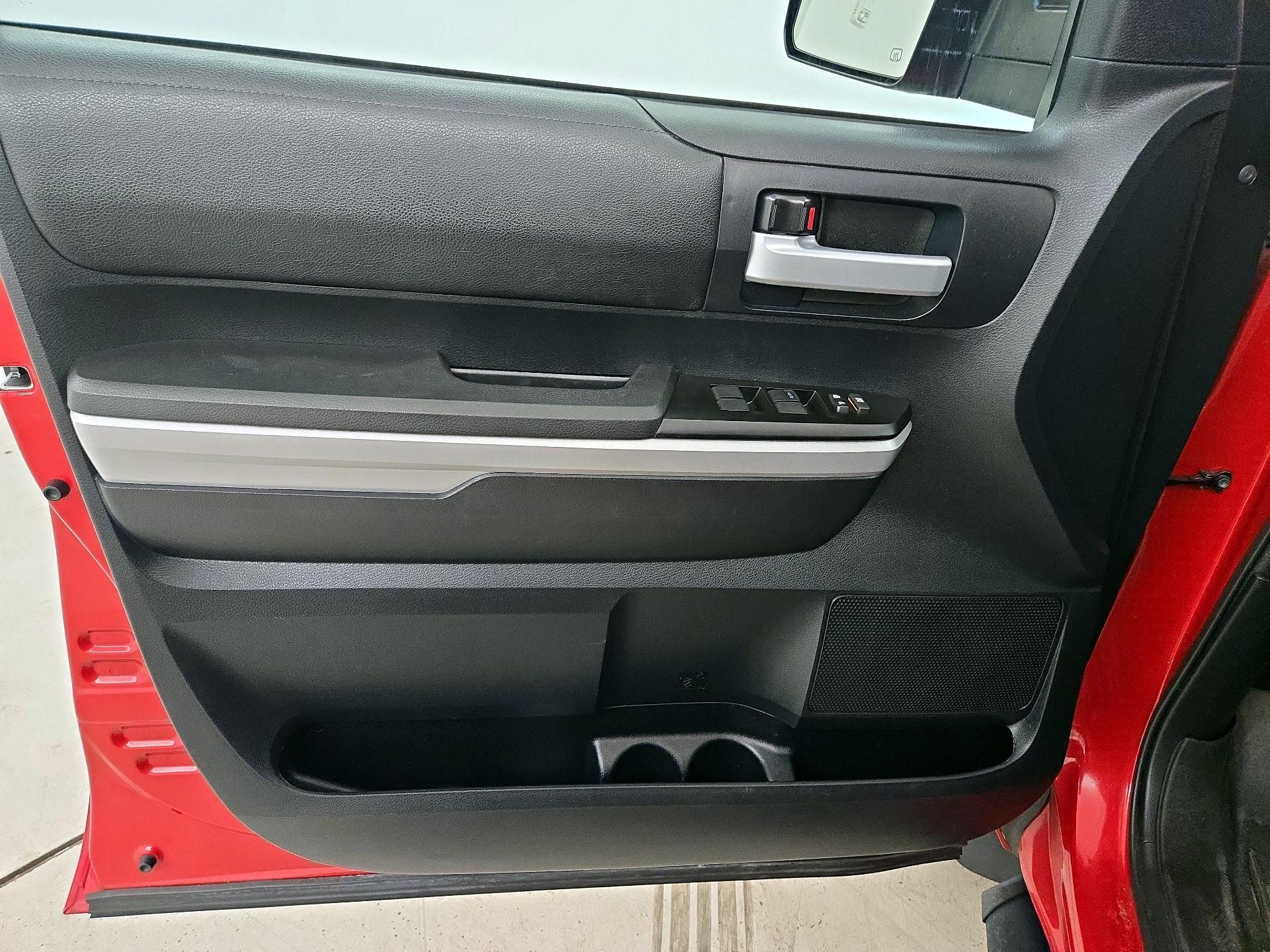 Thumbnail: 2018 Toyota Tundra - 12