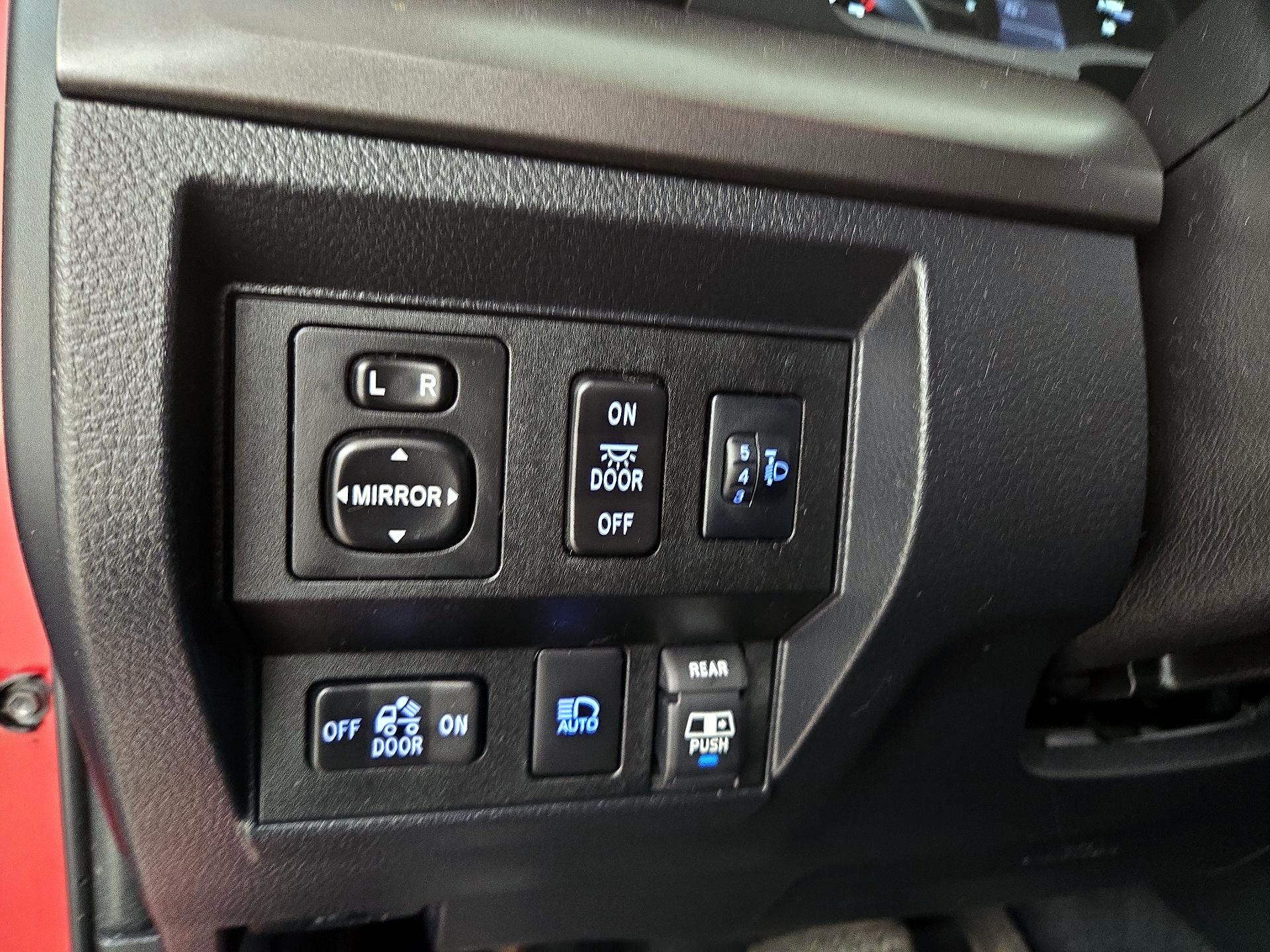 Thumbnail: 2018 Toyota Tundra - 13