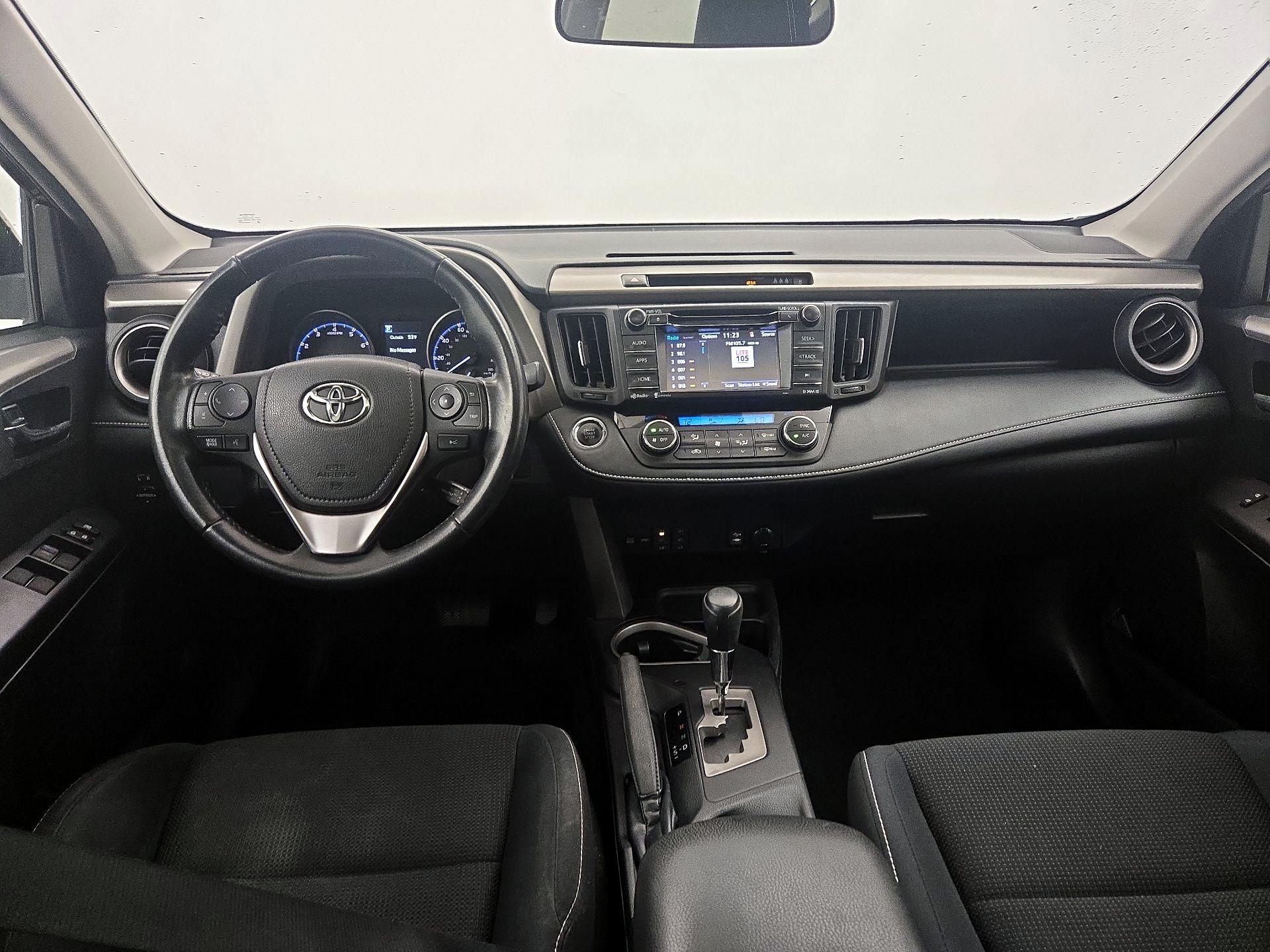 Thumbnail: 2018 Toyota RAV4 - 9