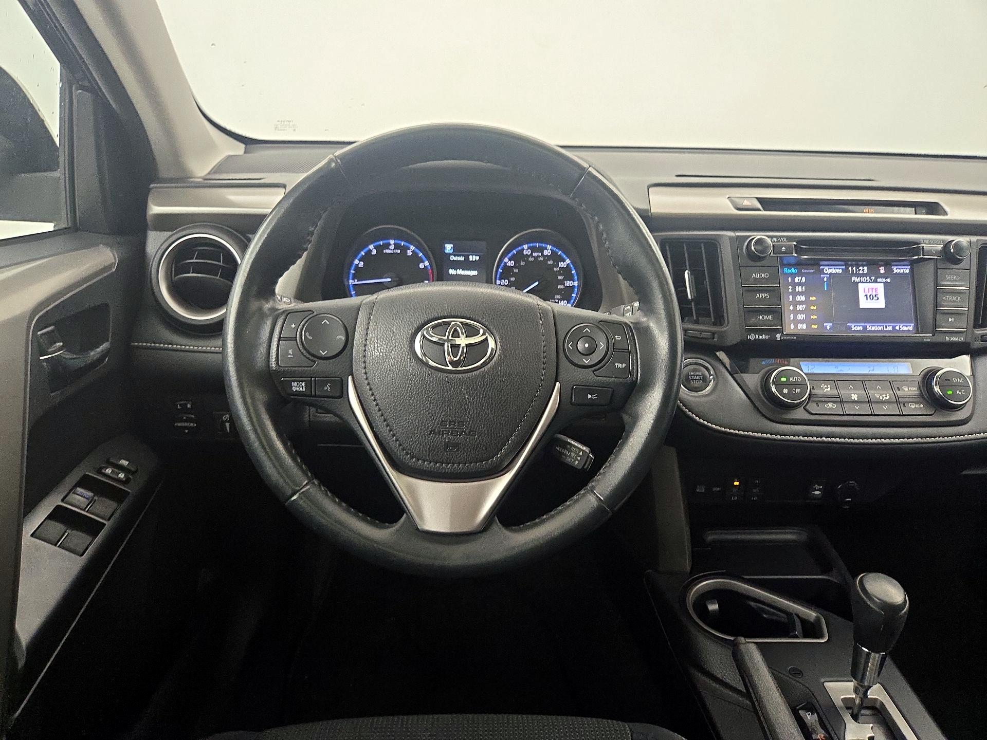 Thumbnail: 2018 Toyota RAV4 - 10