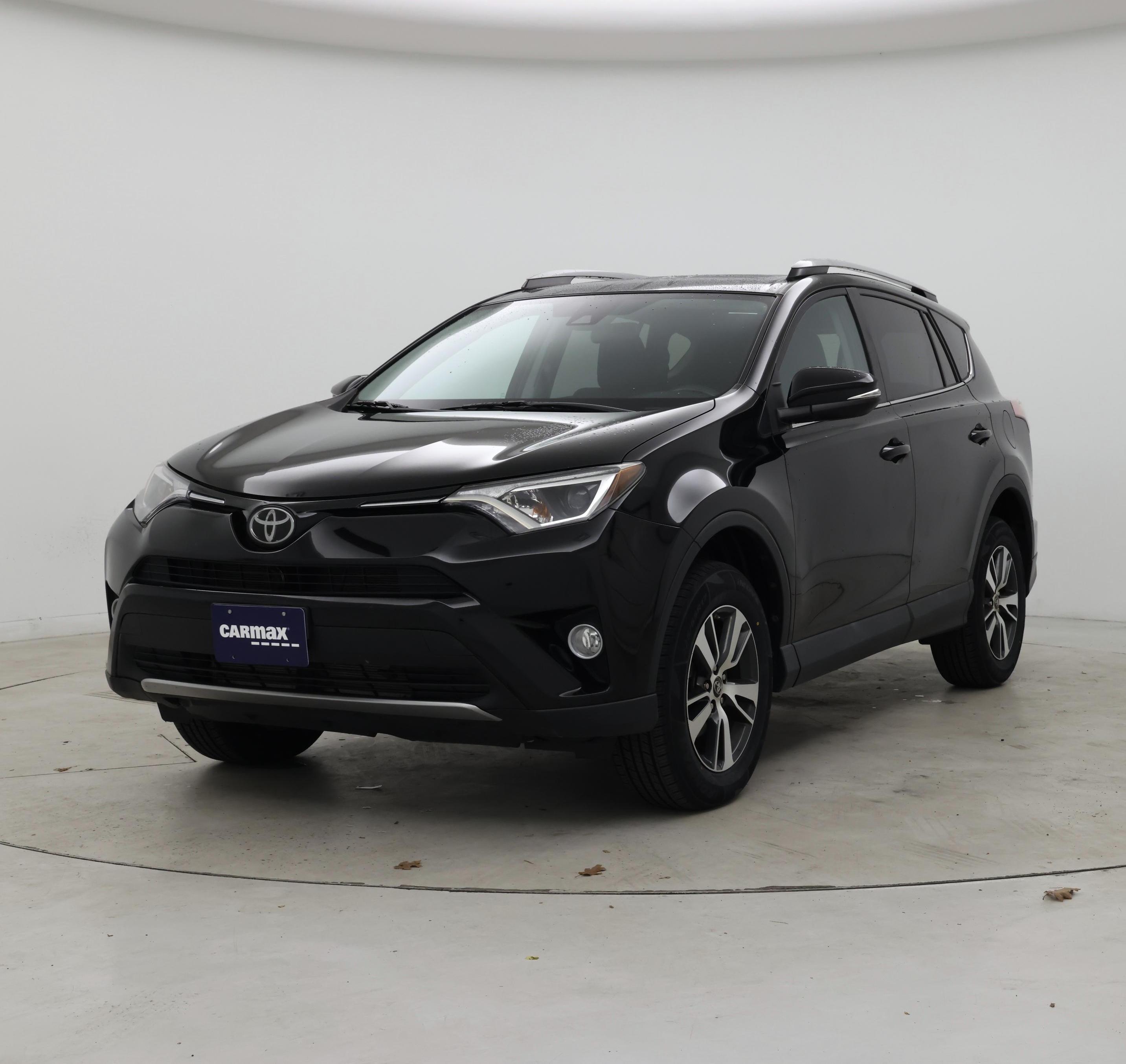 Thumbnail: 2018 Toyota RAV4 - 4