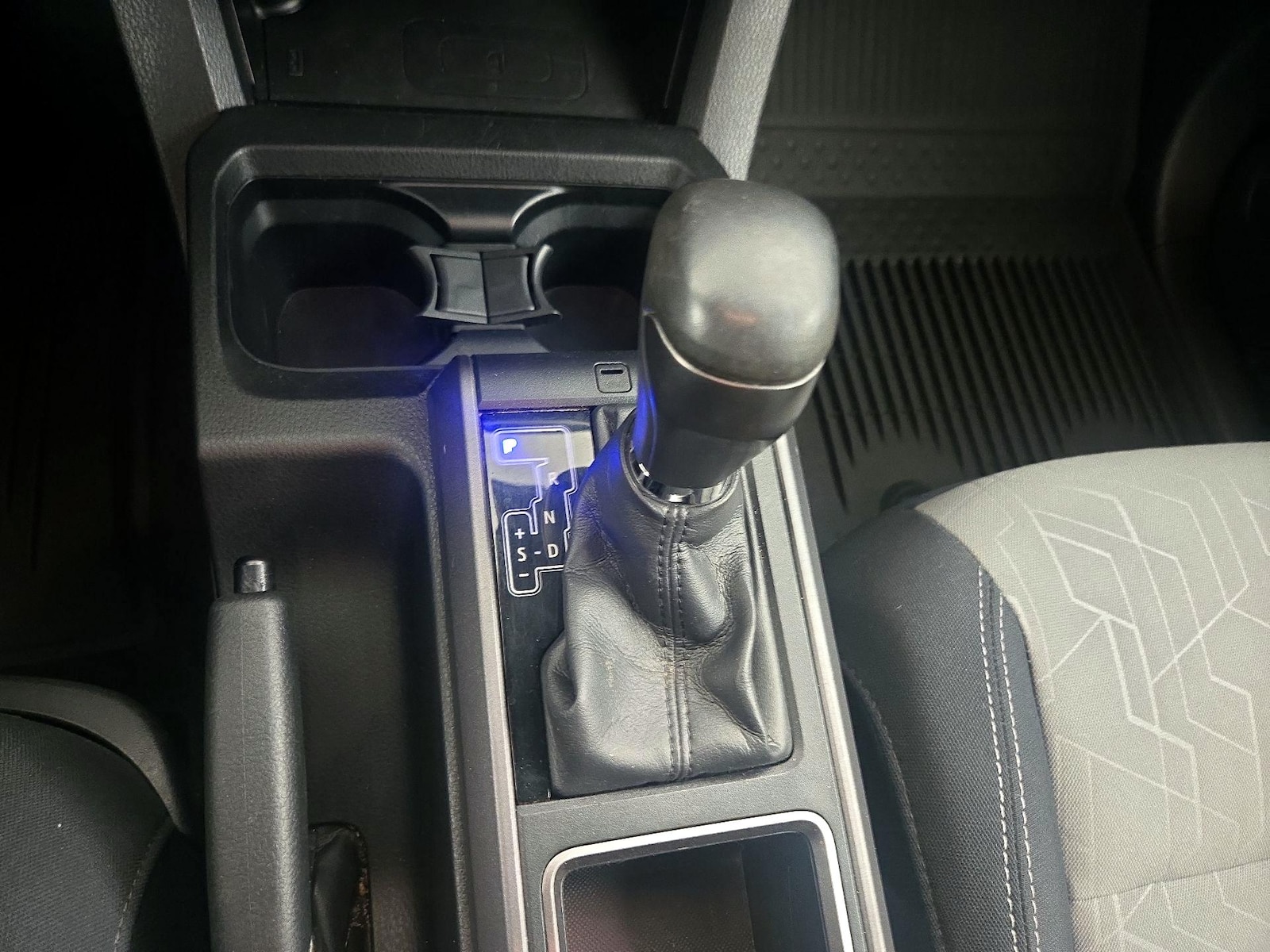 2023 Toyota Tacoma TRD Sport - Photo 18