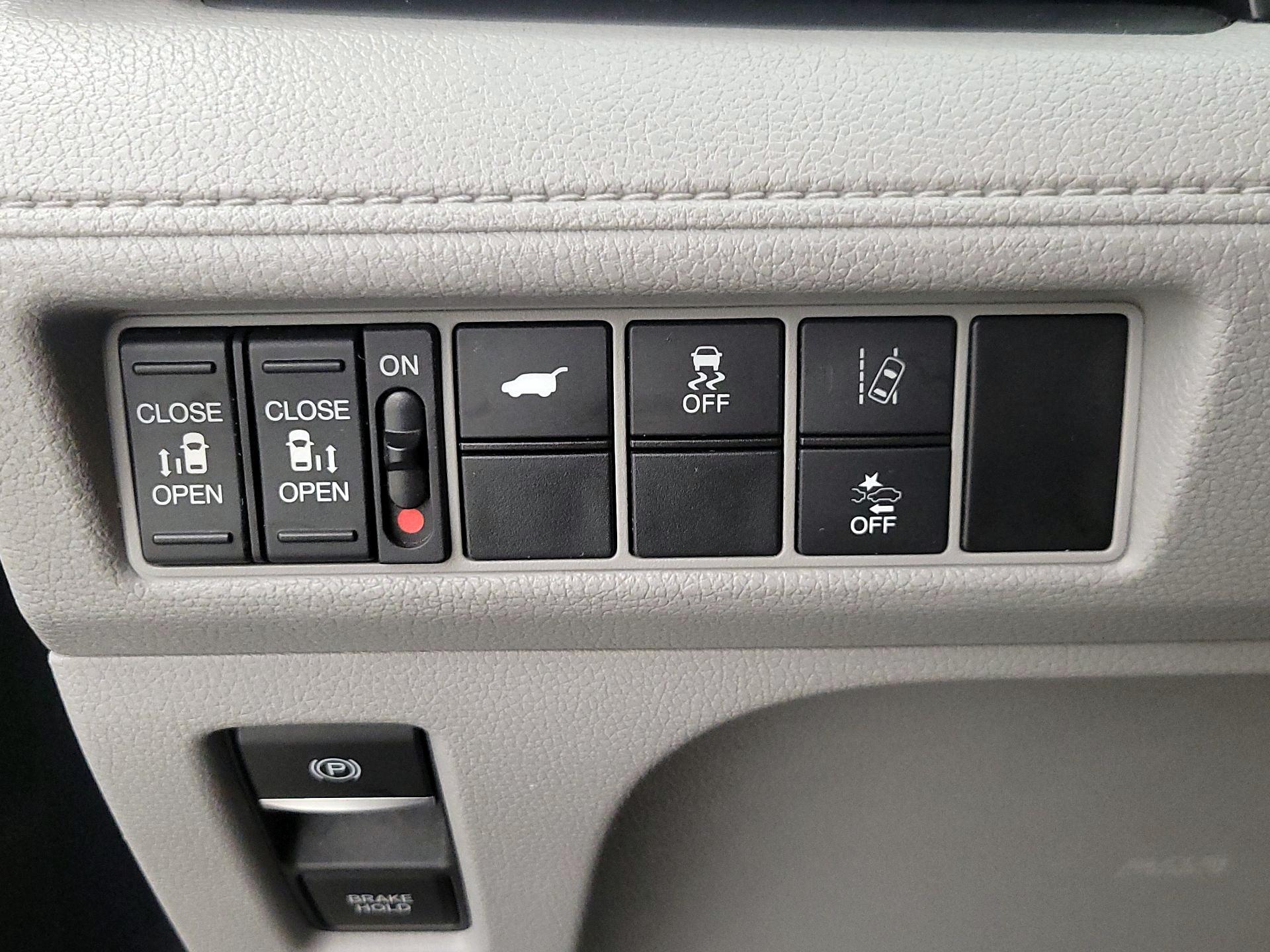 Thumbnail: 2019 Honda Odyssey - 13