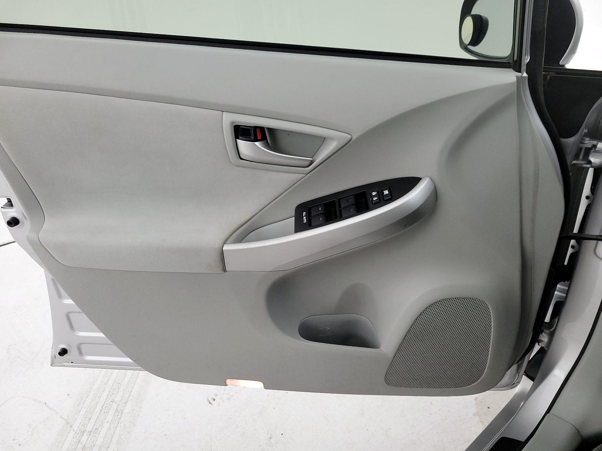 Thumbnail: 2014 Toyota Prius - 12