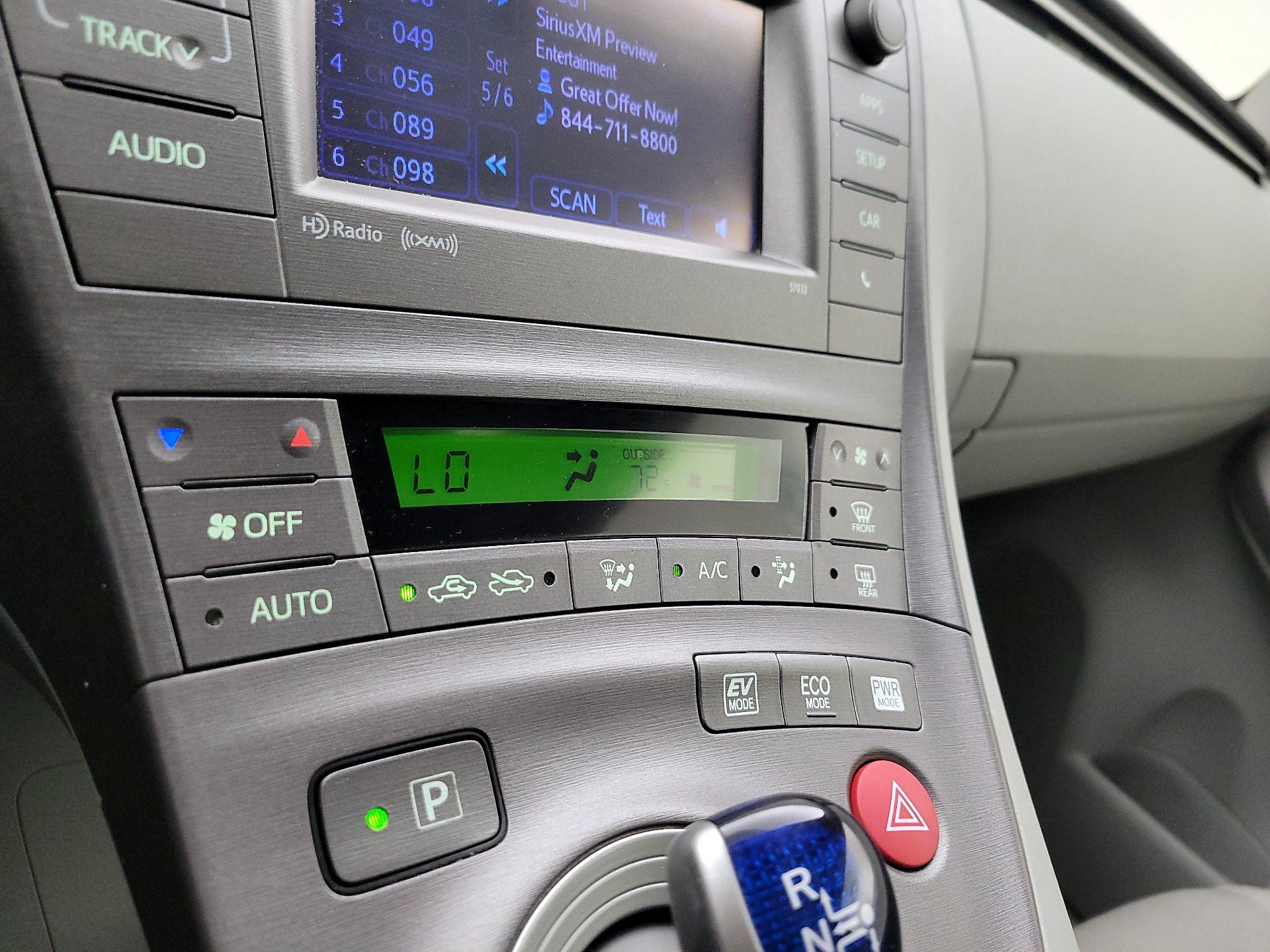 Thumbnail: 2014 Toyota Prius - 16