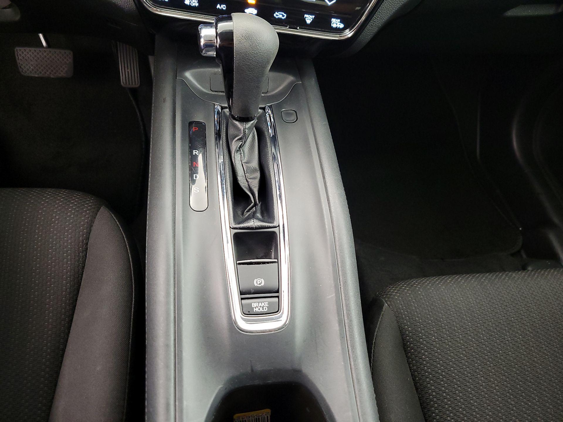 Thumbnail: 2016 Honda HR-V - 15