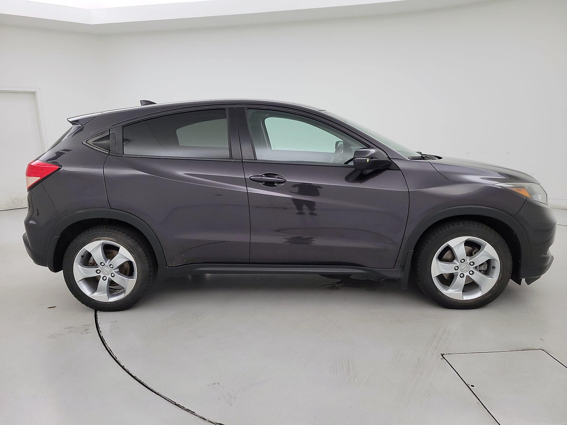Thumbnail: 2016 Honda HR-V - 4