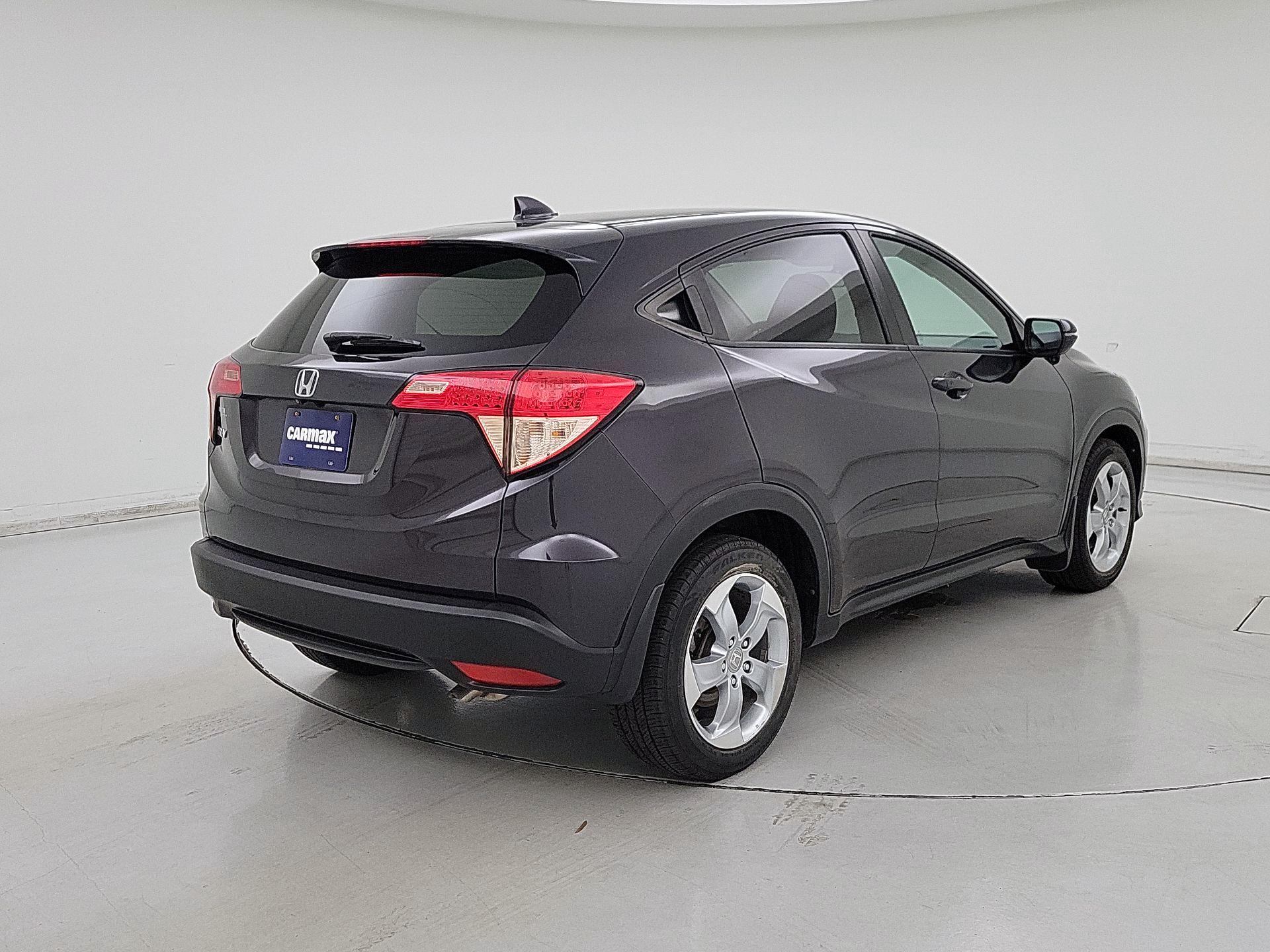 Thumbnail: 2016 Honda HR-V - 5