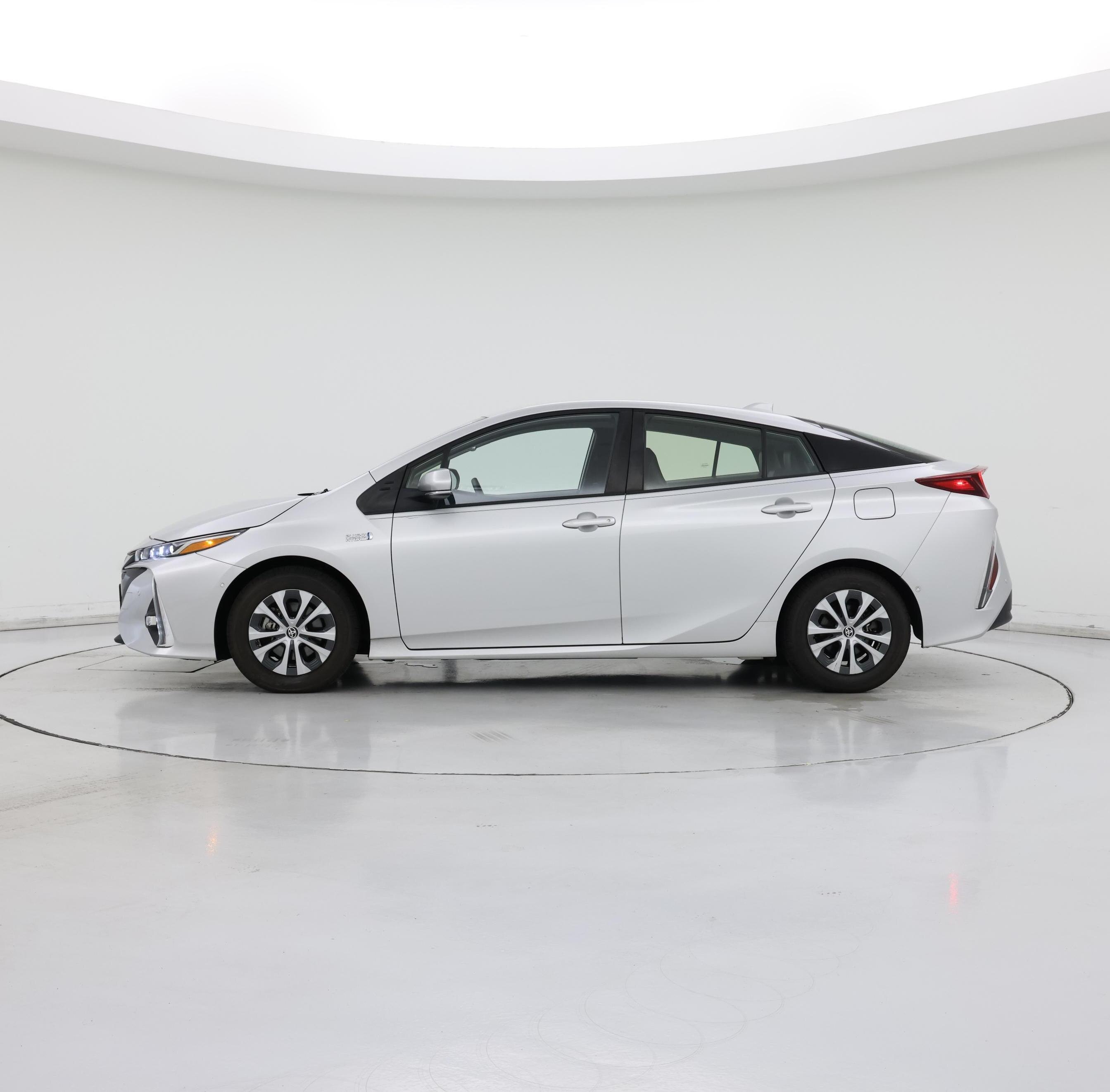 Thumbnail: 2021 Toyota Prius - 3