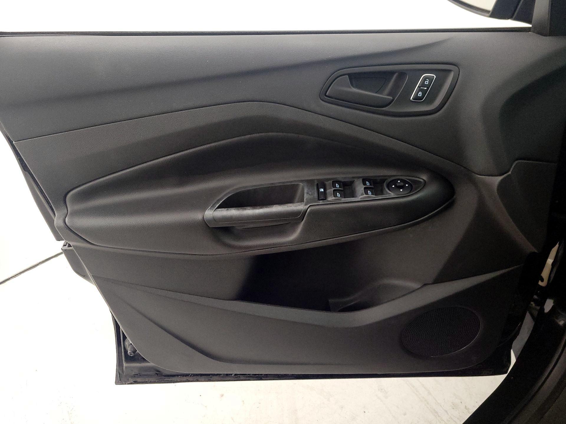 Thumbnail: 2016 Ford Escape - 12