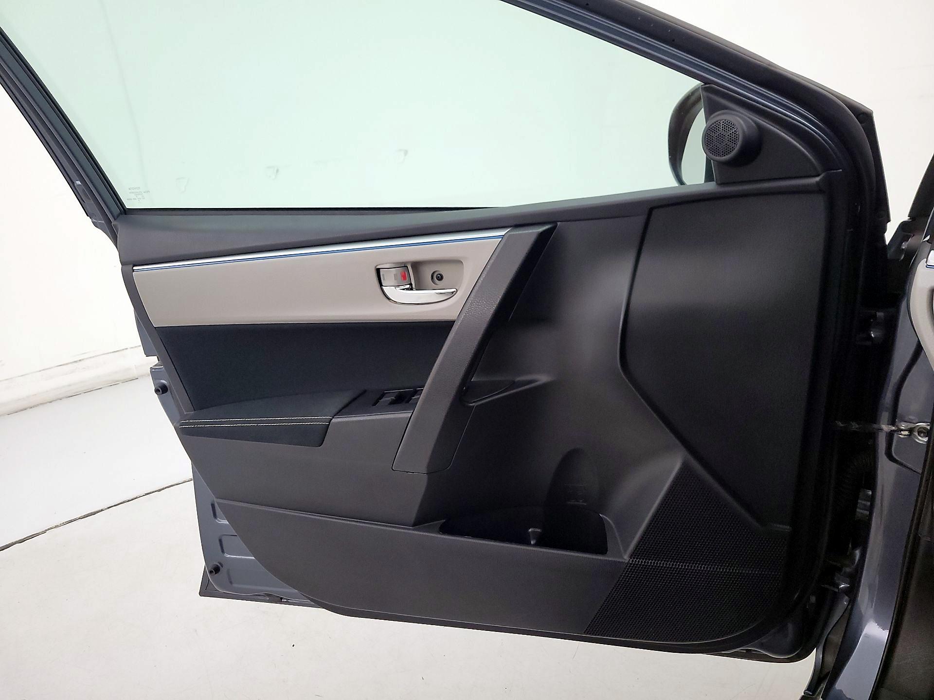 Thumbnail: 2016 Toyota Corolla - 12