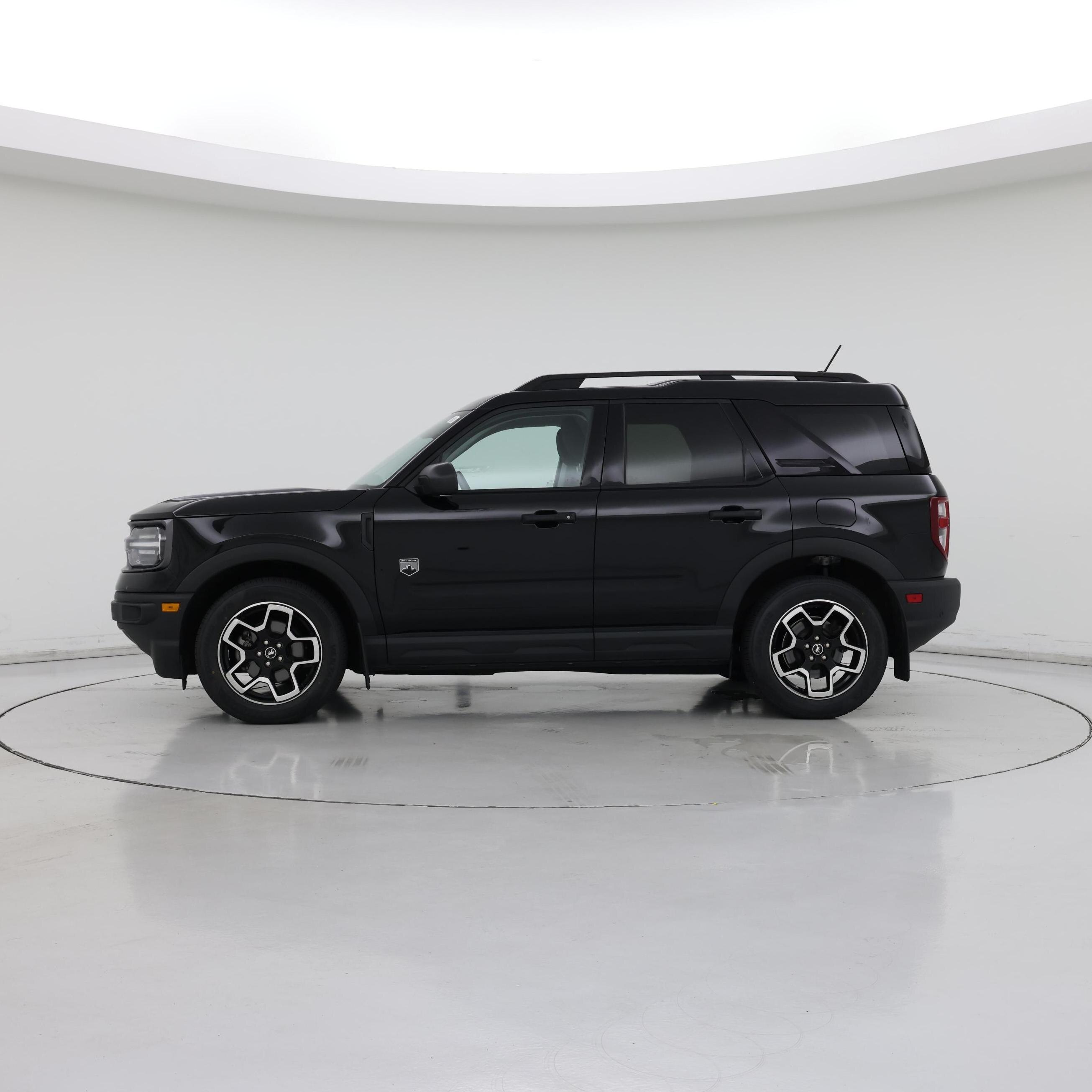 Thumbnail: 2022 Ford Bronco Sport - 3