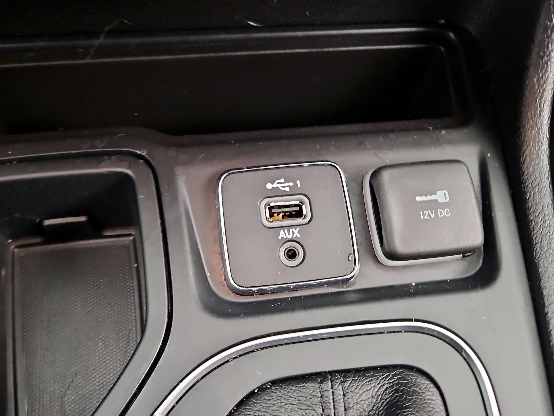 Thumbnail: 2021 Jeep Cherokee - 18