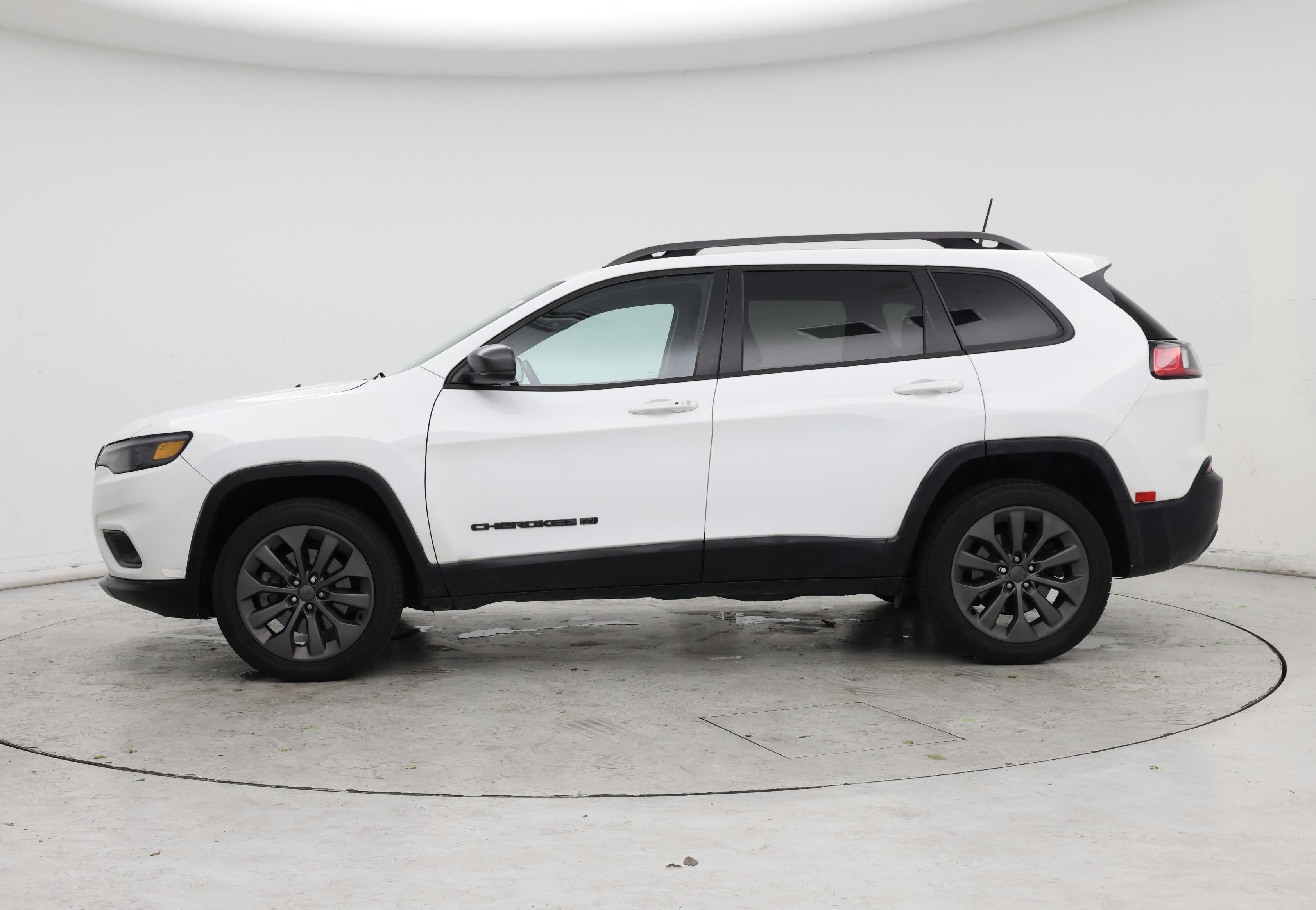 Thumbnail: 2021 Jeep Cherokee - 3