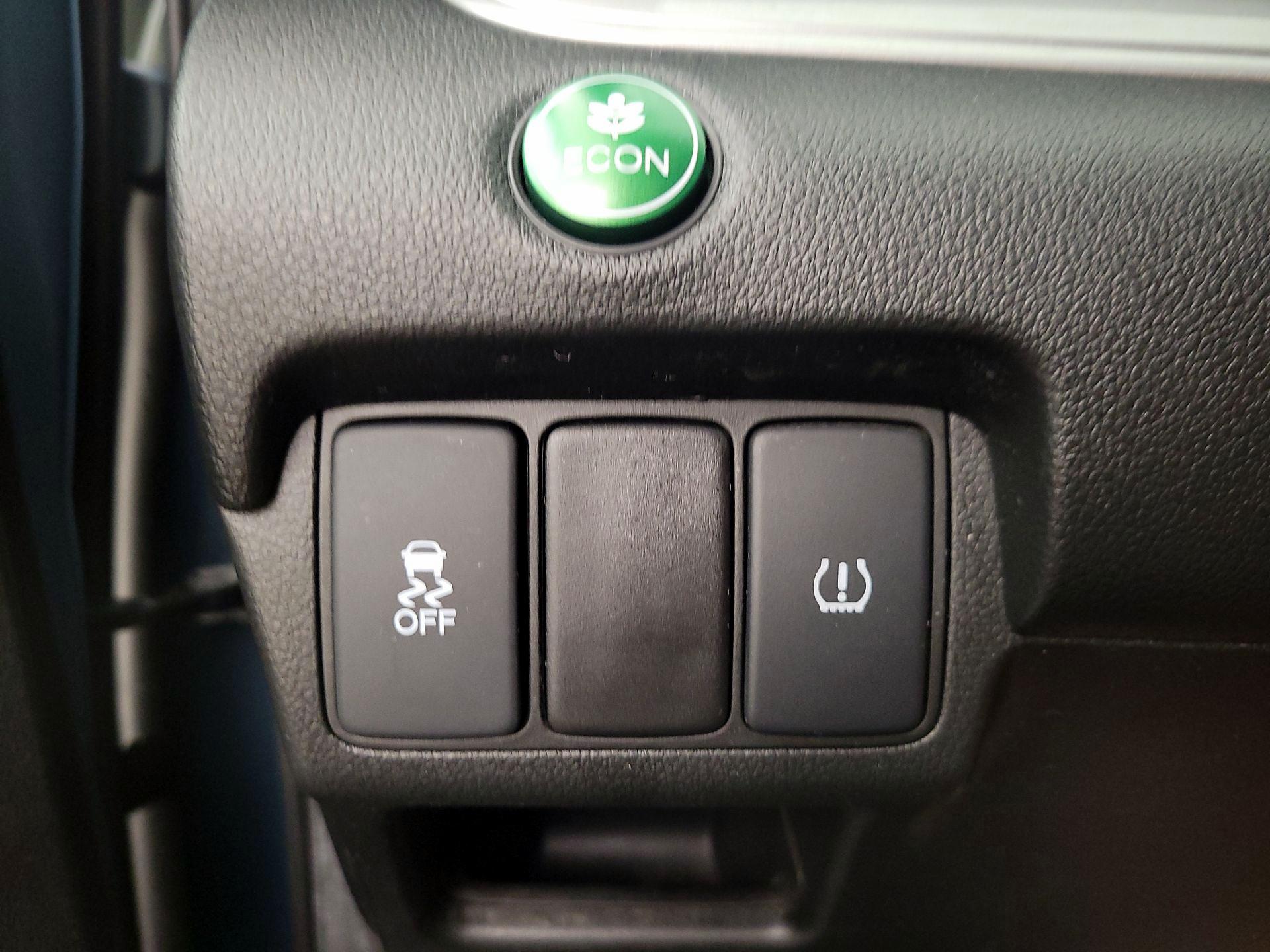 Thumbnail: 2015 Honda CR-V - 11