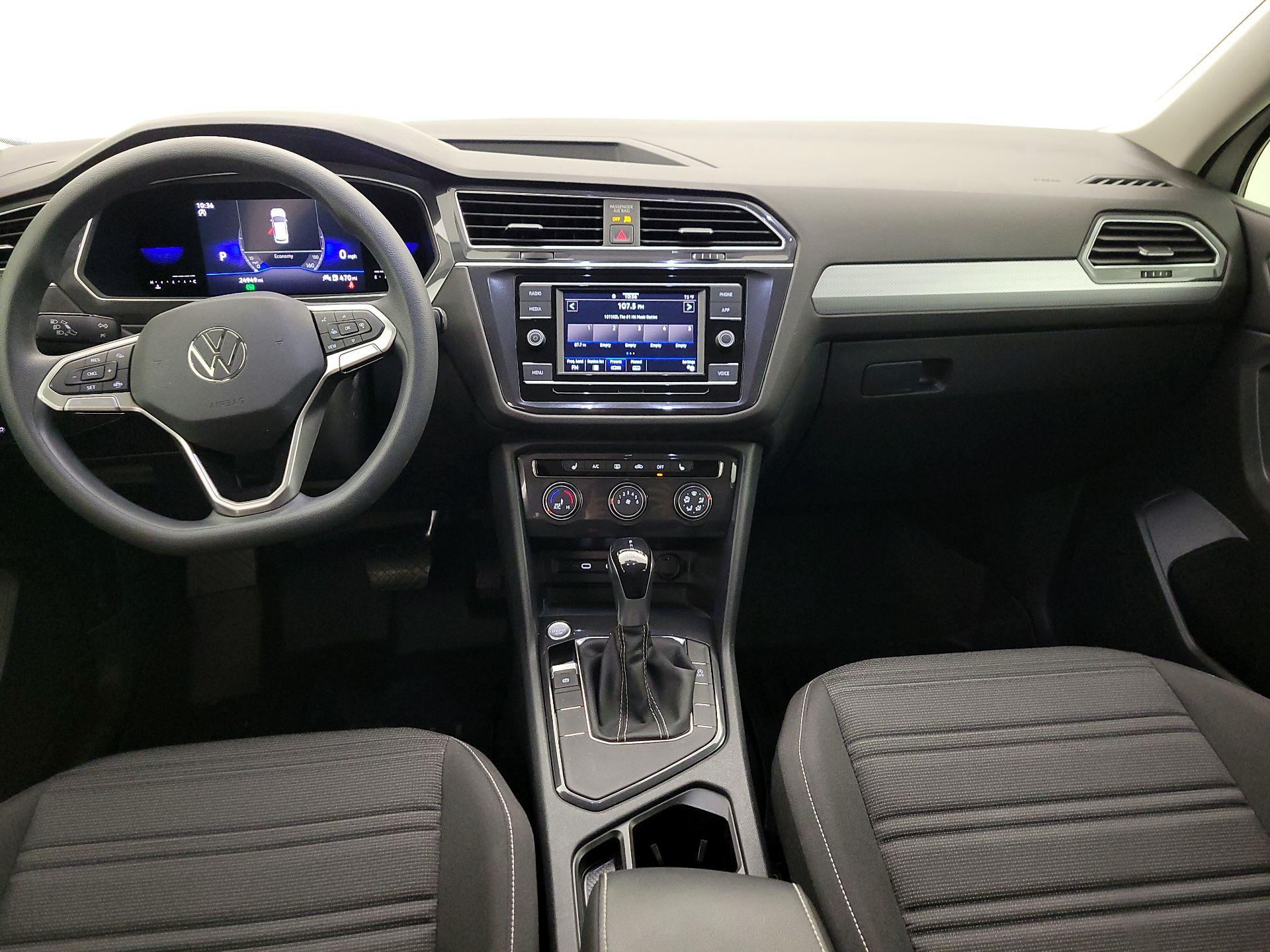 Thumbnail: 2022 Volkswagen Tiguan - 9