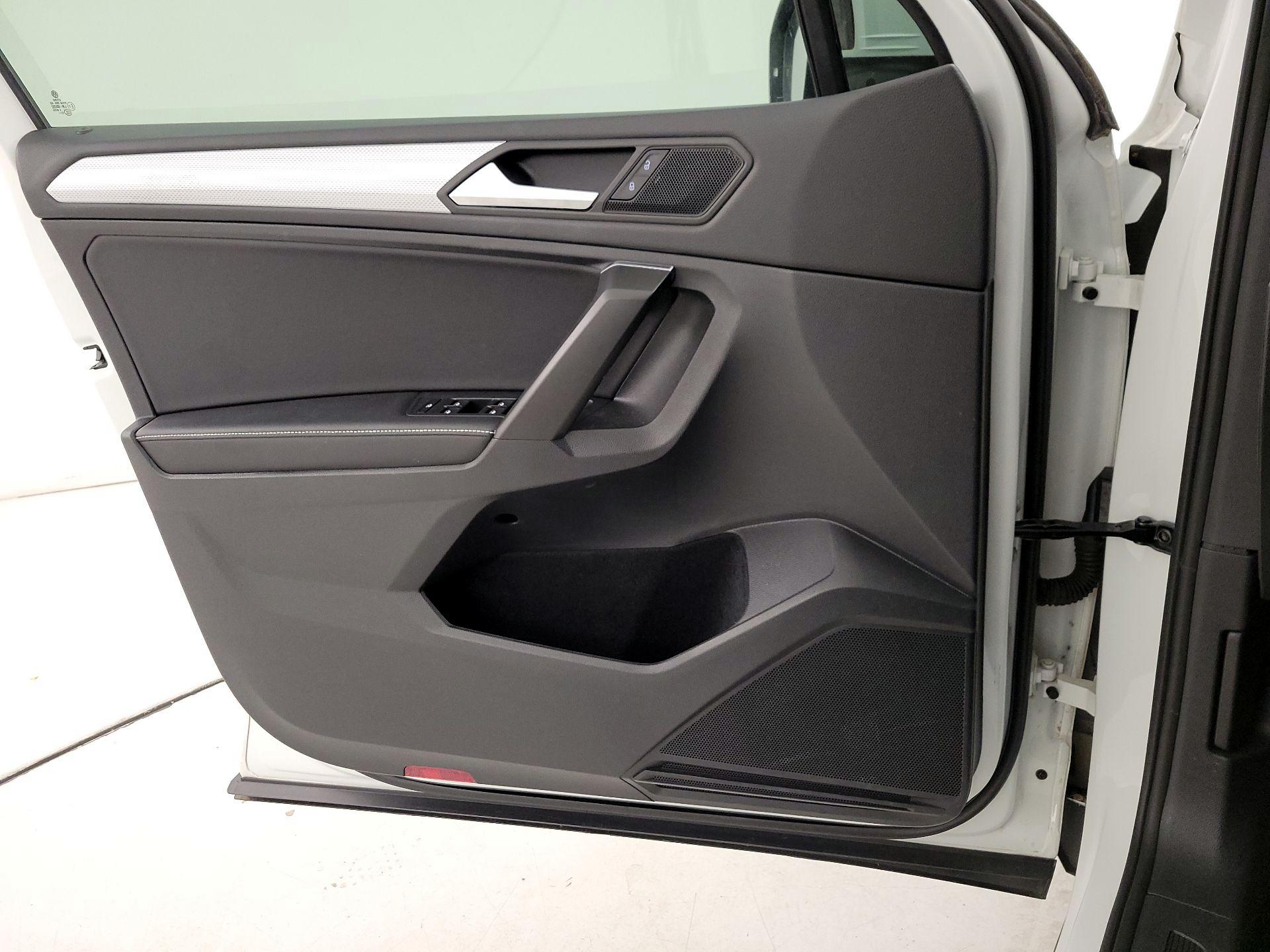 Thumbnail: 2022 Volkswagen Tiguan - 12