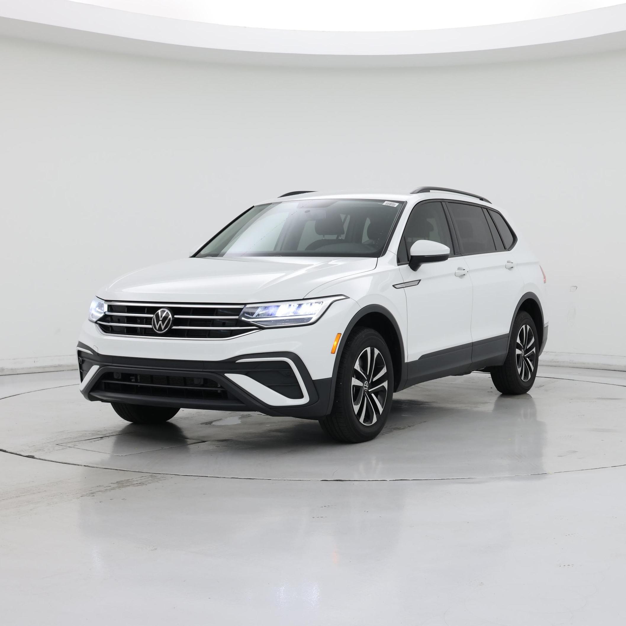 Thumbnail: 2022 Volkswagen Tiguan - 4