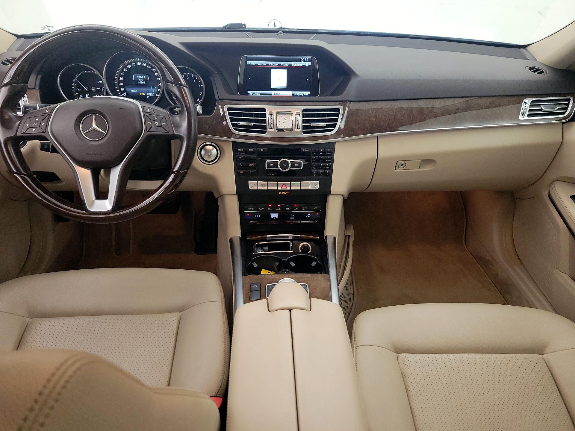 Thumbnail: 2014 Mercedes-Benz E-Class - 9