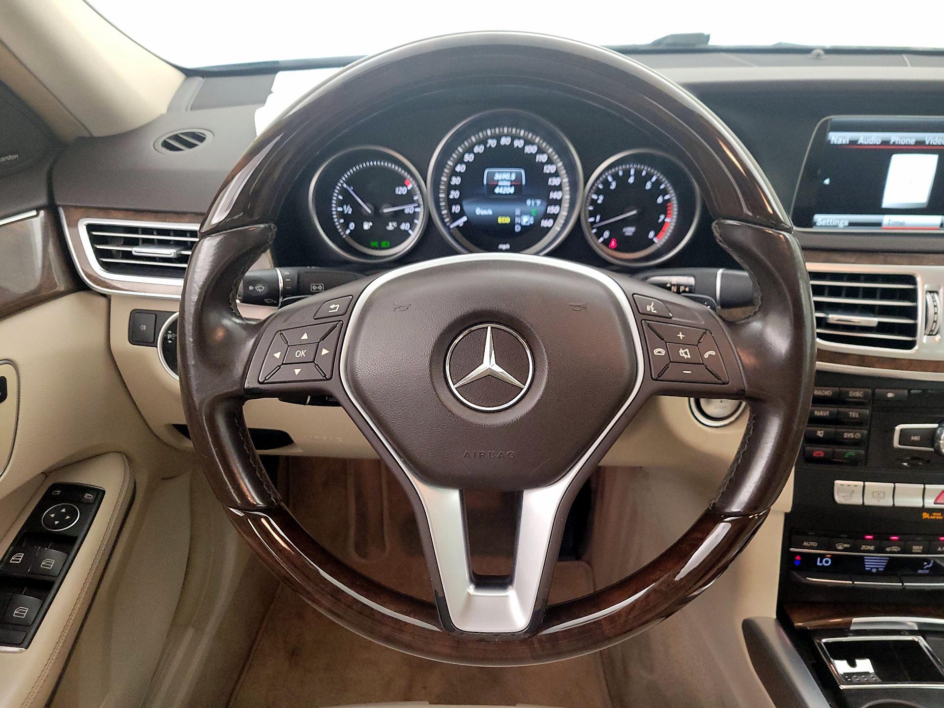 Thumbnail: 2014 Mercedes-Benz E-Class - 10