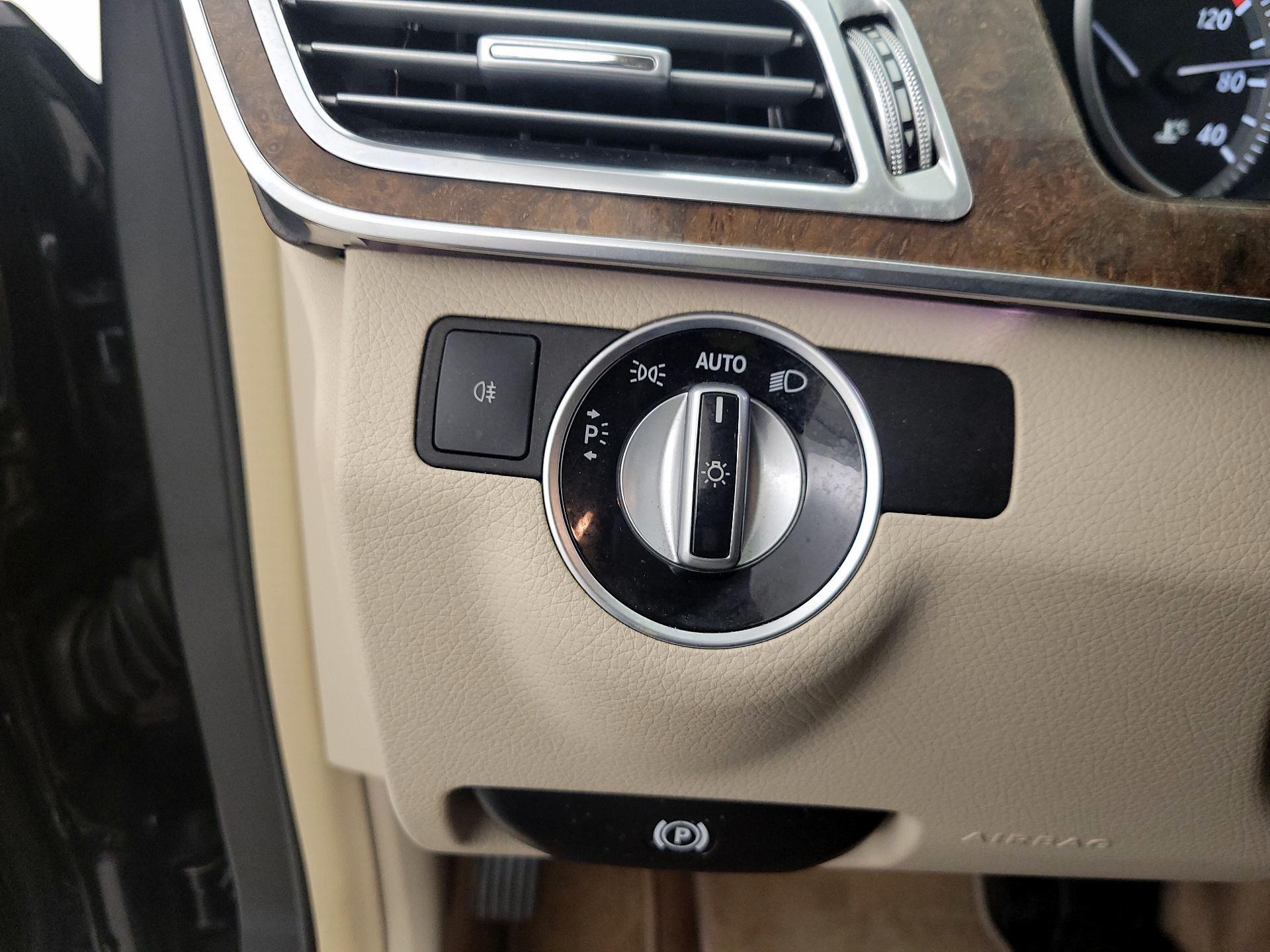 Thumbnail: 2014 Mercedes-Benz E-Class - 13