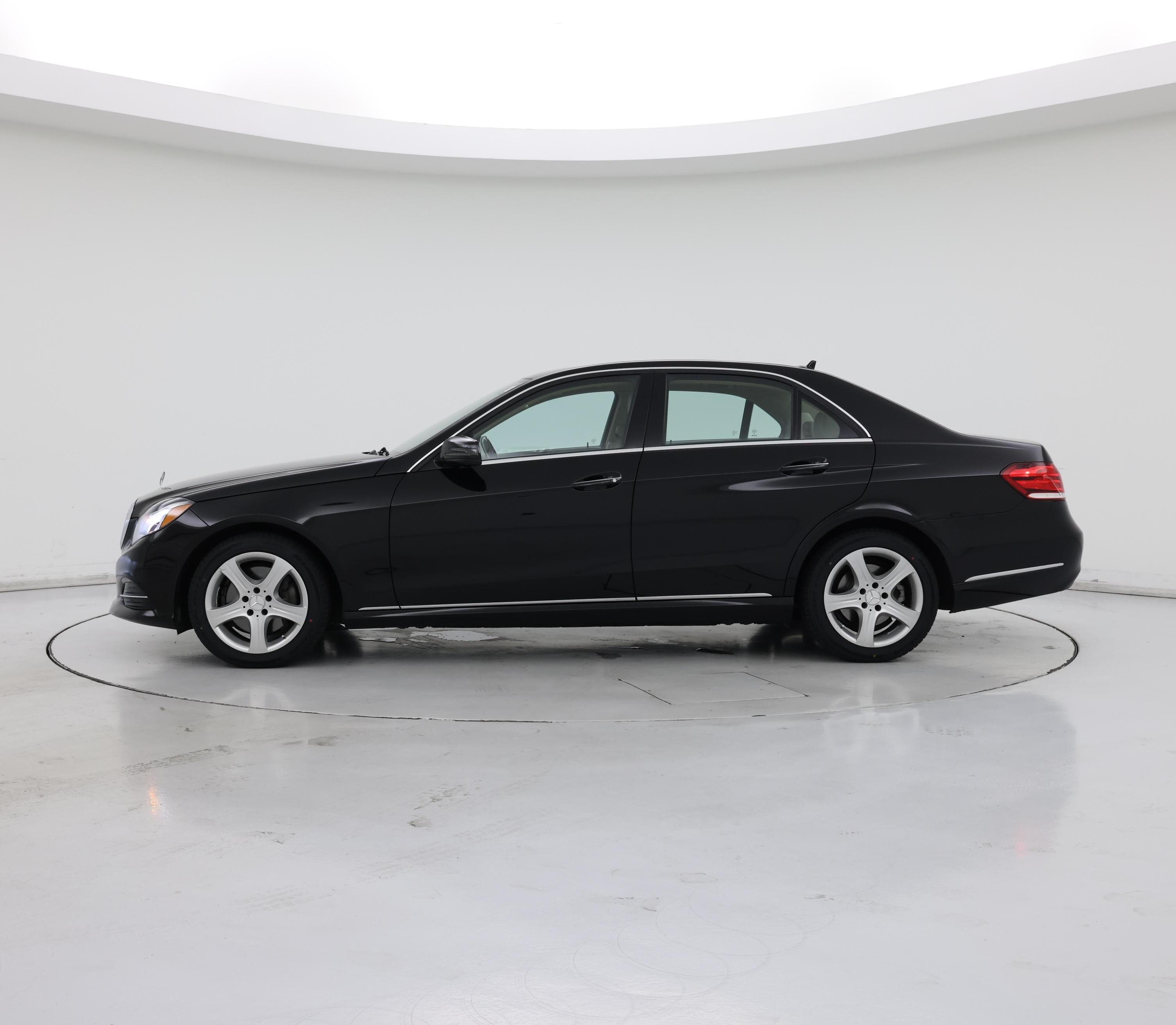 Thumbnail: 2014 Mercedes-Benz E-Class - 3