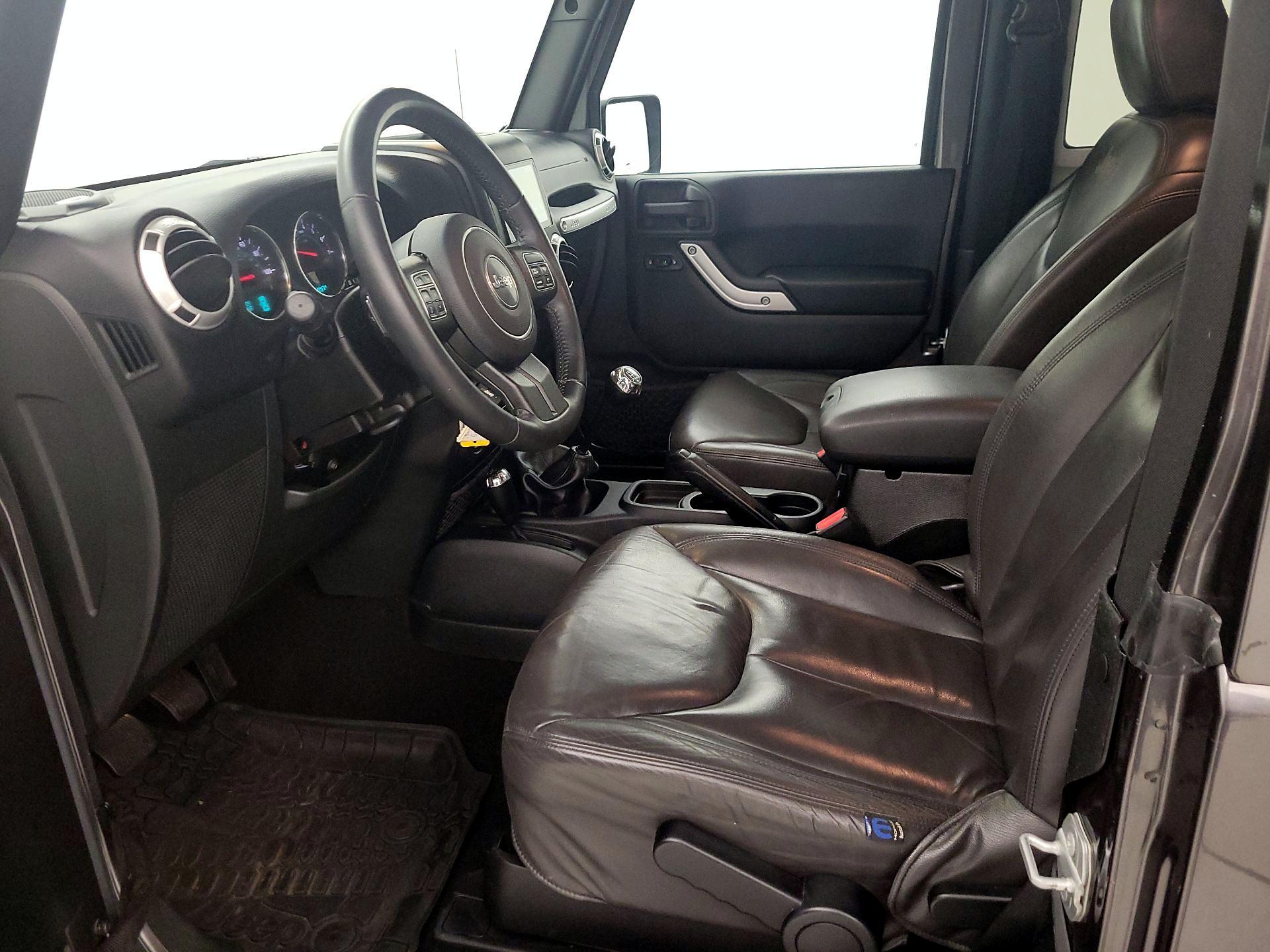 Thumbnail: 2016 Jeep Wrangler - 11