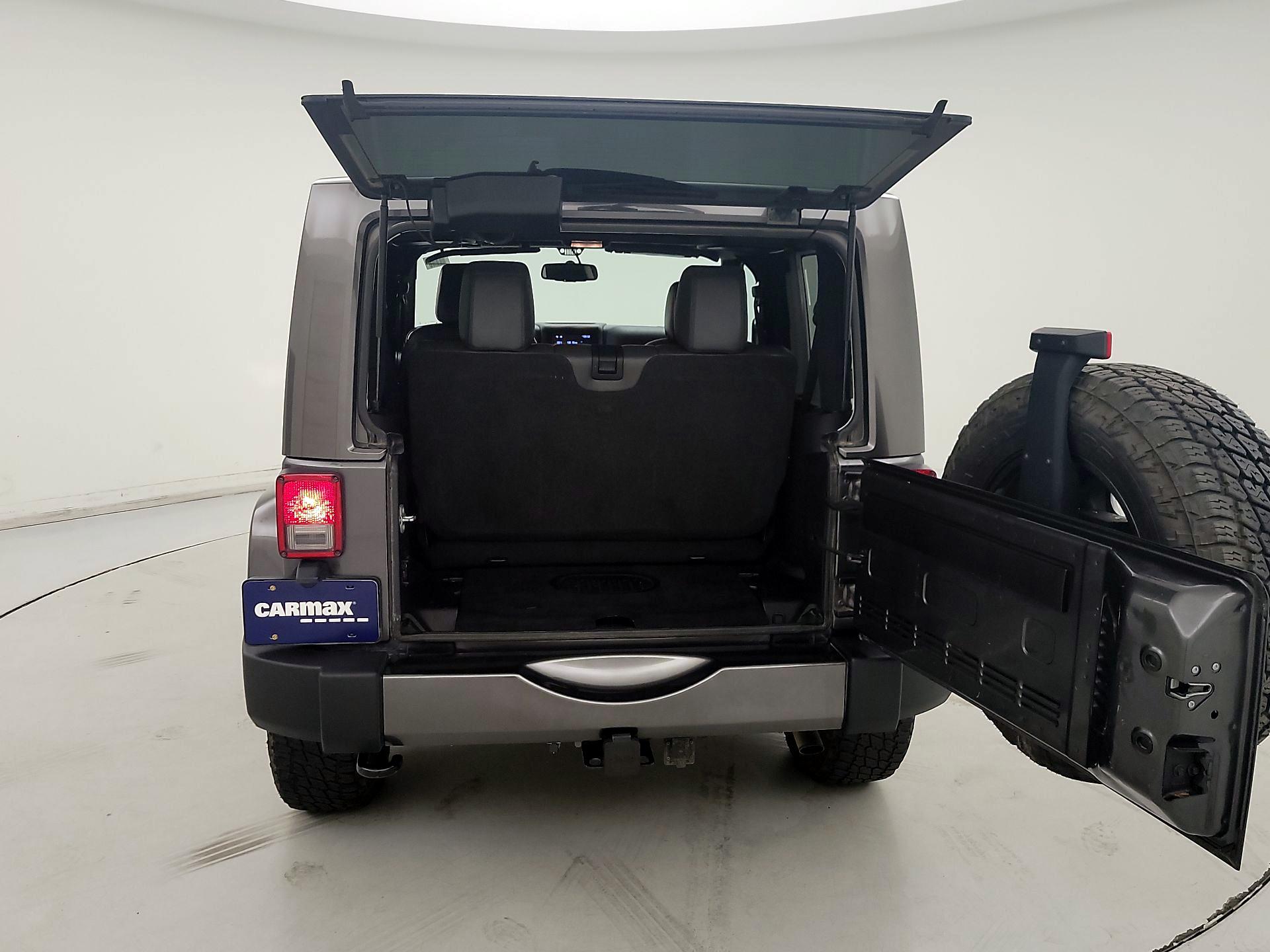 Thumbnail: 2016 Jeep Wrangler - 19
