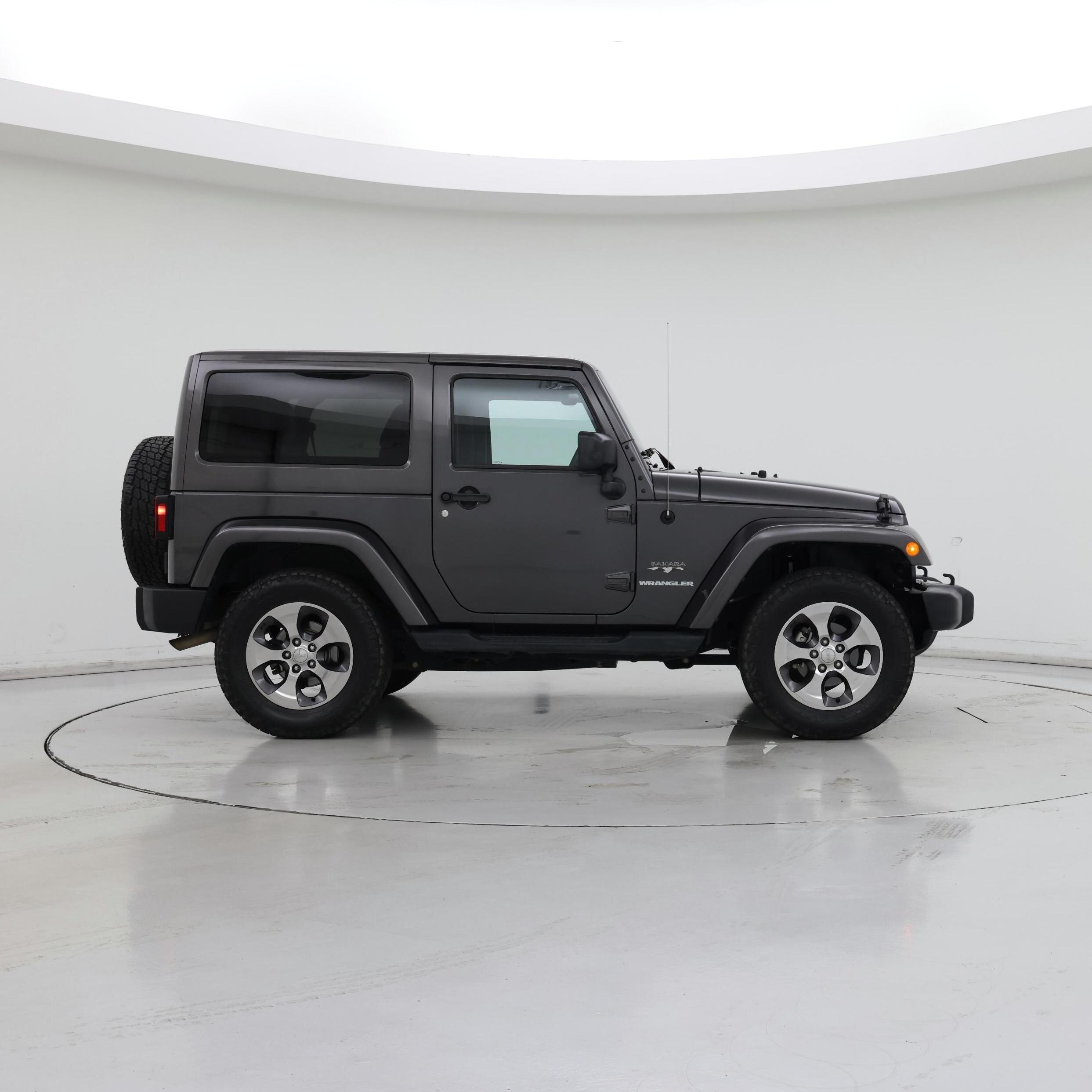 Thumbnail: 2016 Jeep Wrangler - 7