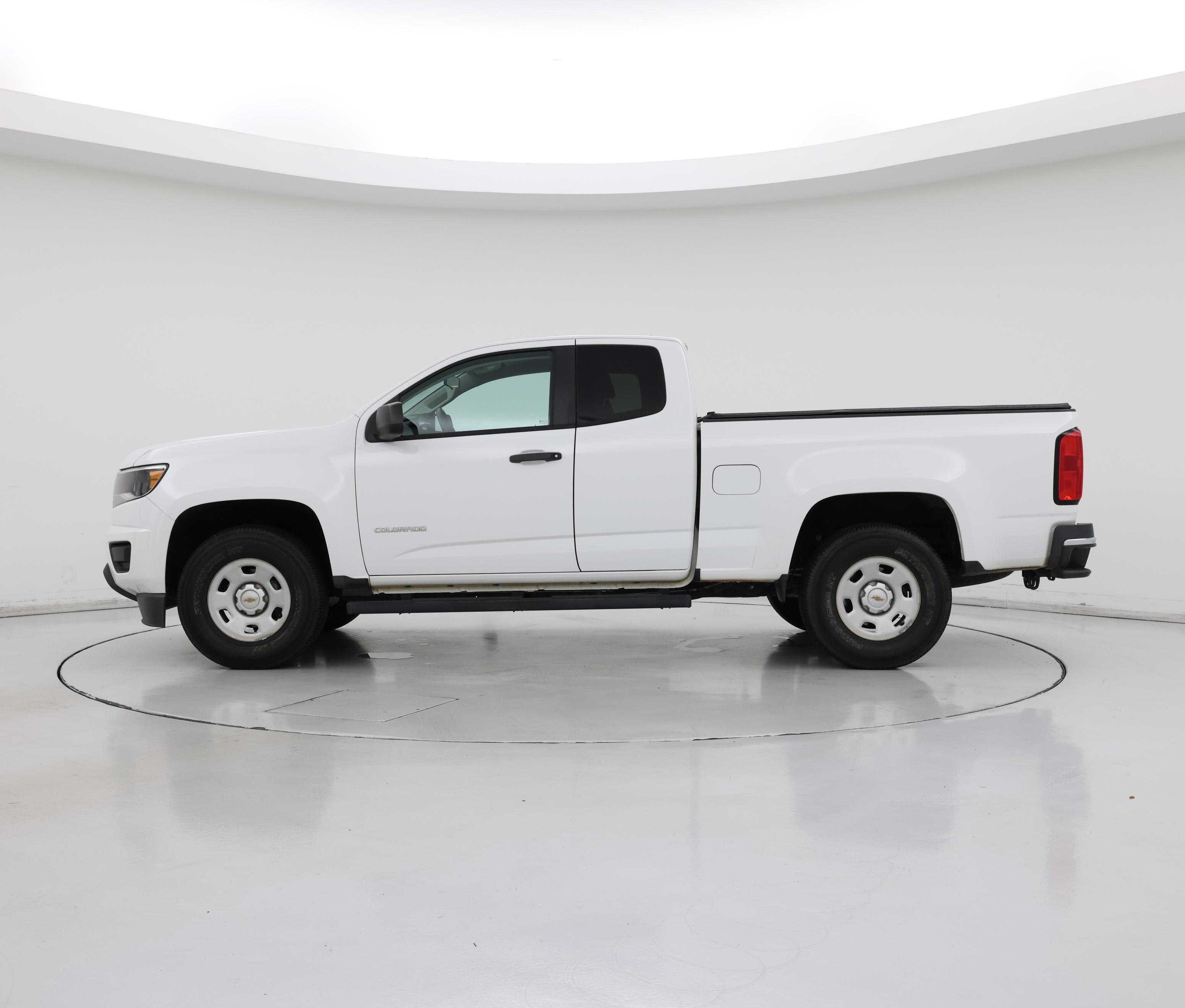 Thumbnail: 2019 Chevrolet Colorado - 3